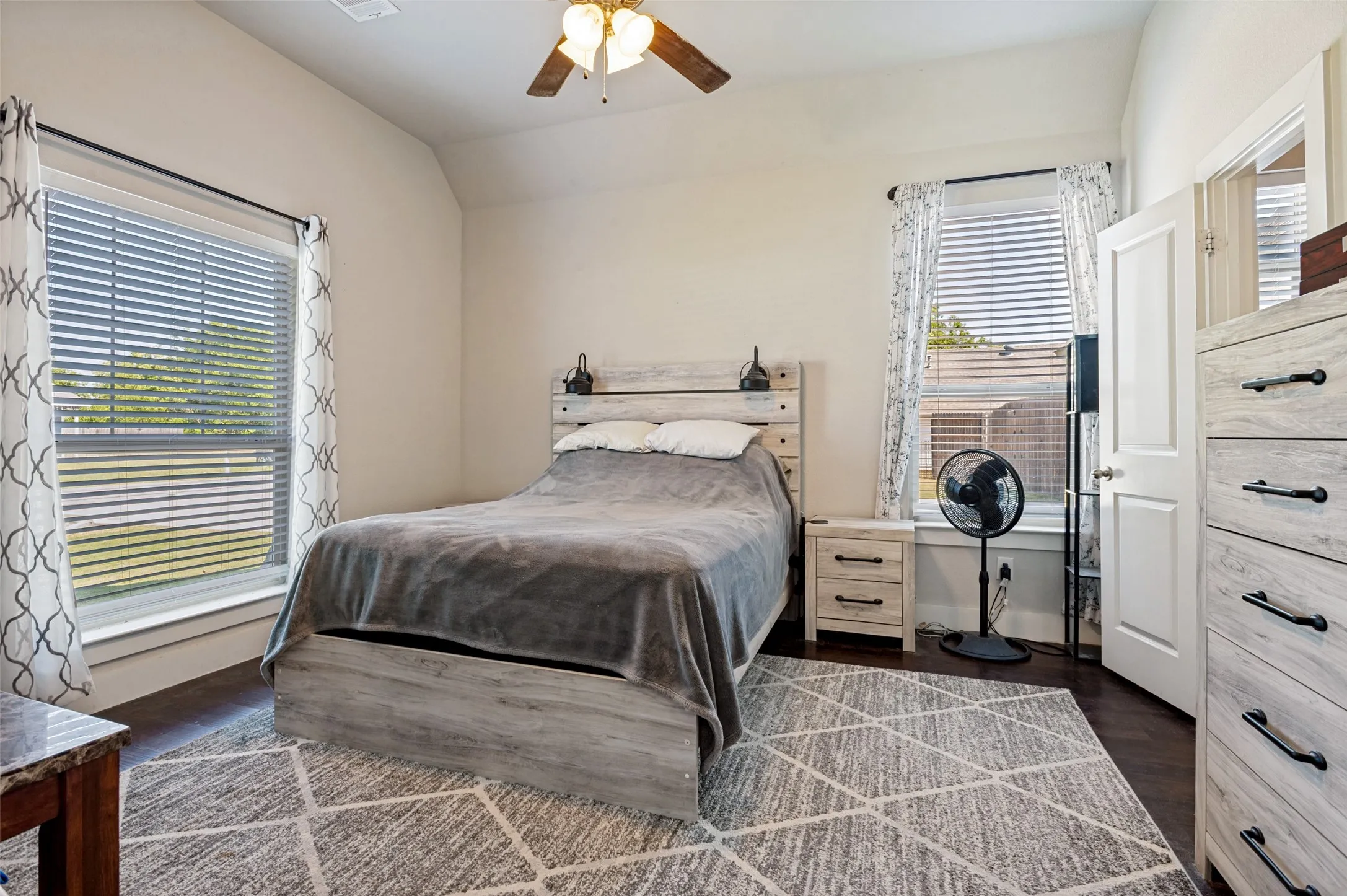 Single Family Residence For Sale in Ellis County , 909 Cope Street, Mansfield, Texas 76065, 4 Bedroom, 3 Bathroom, 3 Garage spaces, 1,682 Sqft, built in 2019, mls#21360359, Real Estate Agent in Mansfield, Homes For Sale in Ellis county, Homes For Sale in Mansfield, Realtor in Mansfield Texas, Real Estate Brokerage Independent Realty Texas, Luminita Cordes Realtor