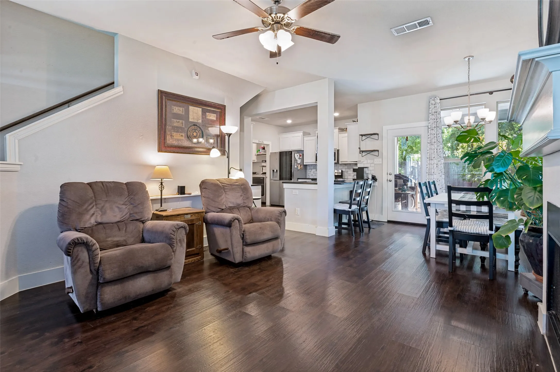 Single Family Residence For Sale in Ellis County , 909 Cope Street, Mansfield, Texas 76065, 4 Bedroom, 3 Bathroom, 3 Garage spaces, 1,682 Sqft, built in 2019, mls#21360359, Real Estate Agent in Mansfield, Homes For Sale in Ellis county, Homes For Sale in Mansfield, Realtor in Mansfield Texas, Real Estate Brokerage Independent Realty Texas, Luminita Cordes Realtor