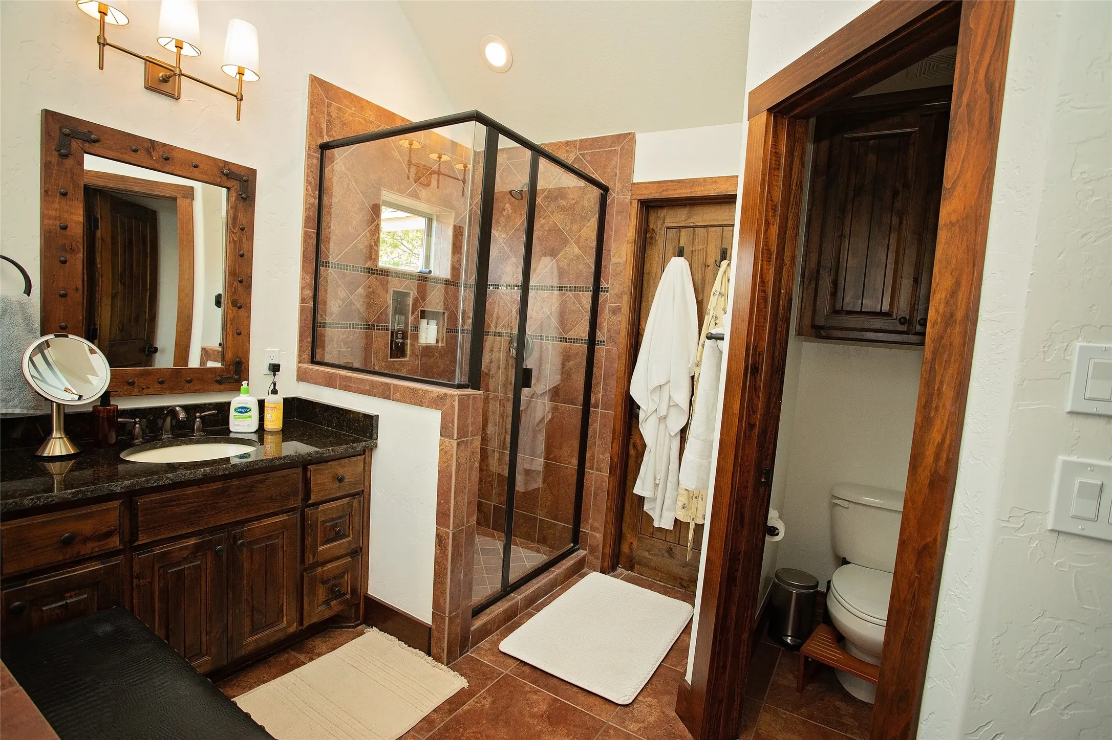 Single Family Residence For Sale in Palo Pinto County , 2161 Trail Ridge 2, Possum Kingdom Lake, Texas 76449, 4 Bedroom, 3 Bathroom, Garage spaces, 2,213 Sqft, built in 2011, mls#21317687, Real Estate Agent in Possum Kingdom Lake, Homes For Sale in Palo Pinto county, Homes For Sale in Possum Kingdom Lake, Realtor in Possum Kingdom Lake Texas, Real Estate Brokerage Independent Realty Texas, Luminita Cordes Realtor