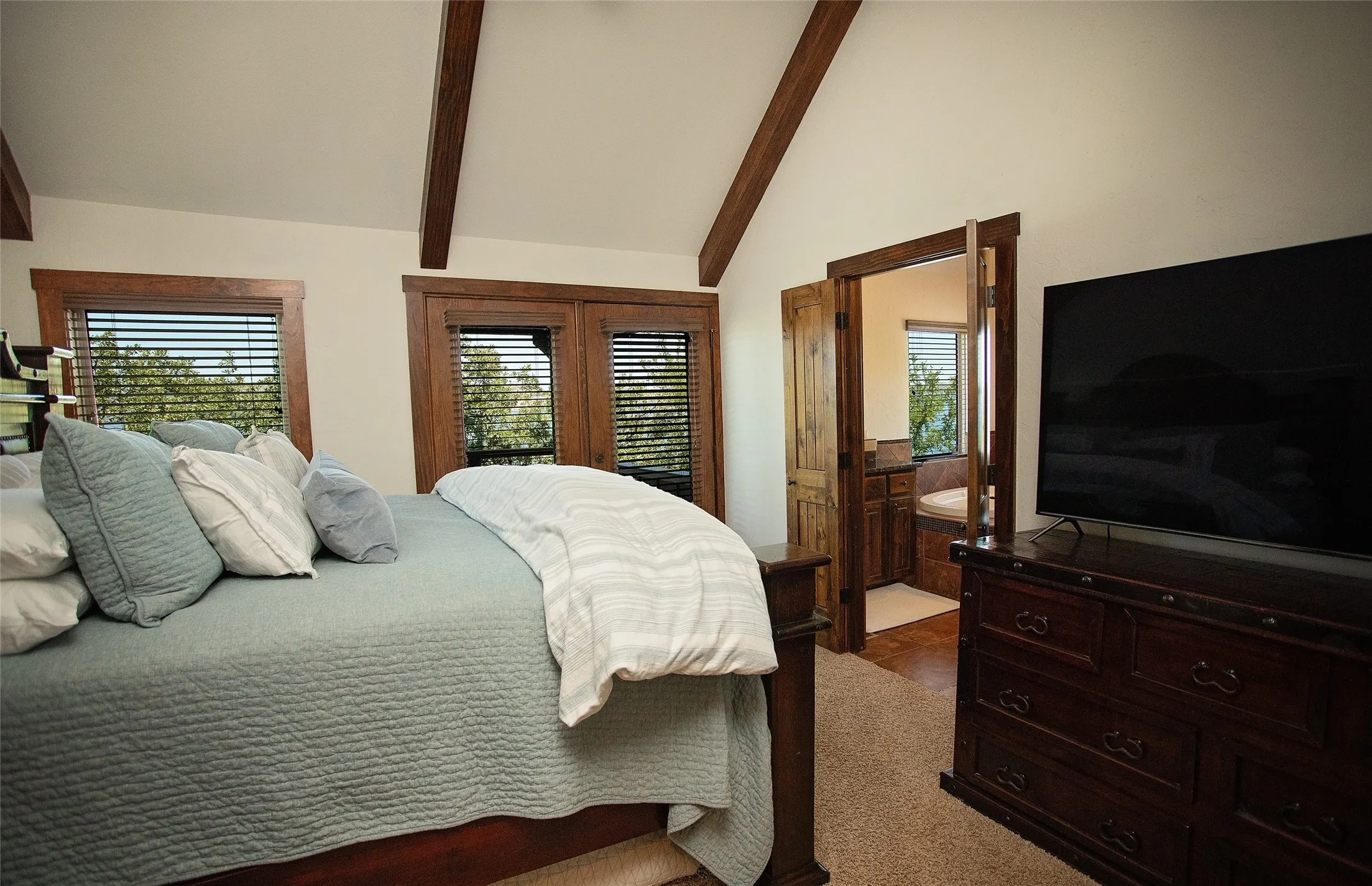 Single Family Residence For Sale in Palo Pinto County , 2161 Trail Ridge 2, Possum Kingdom Lake, Texas 76449, 4 Bedroom, 3 Bathroom, Garage spaces, 2,213 Sqft, built in 2011, mls#21317687, Real Estate Agent in Possum Kingdom Lake, Homes For Sale in Palo Pinto county, Homes For Sale in Possum Kingdom Lake, Realtor in Possum Kingdom Lake Texas, Real Estate Brokerage Independent Realty Texas, Luminita Cordes Realtor