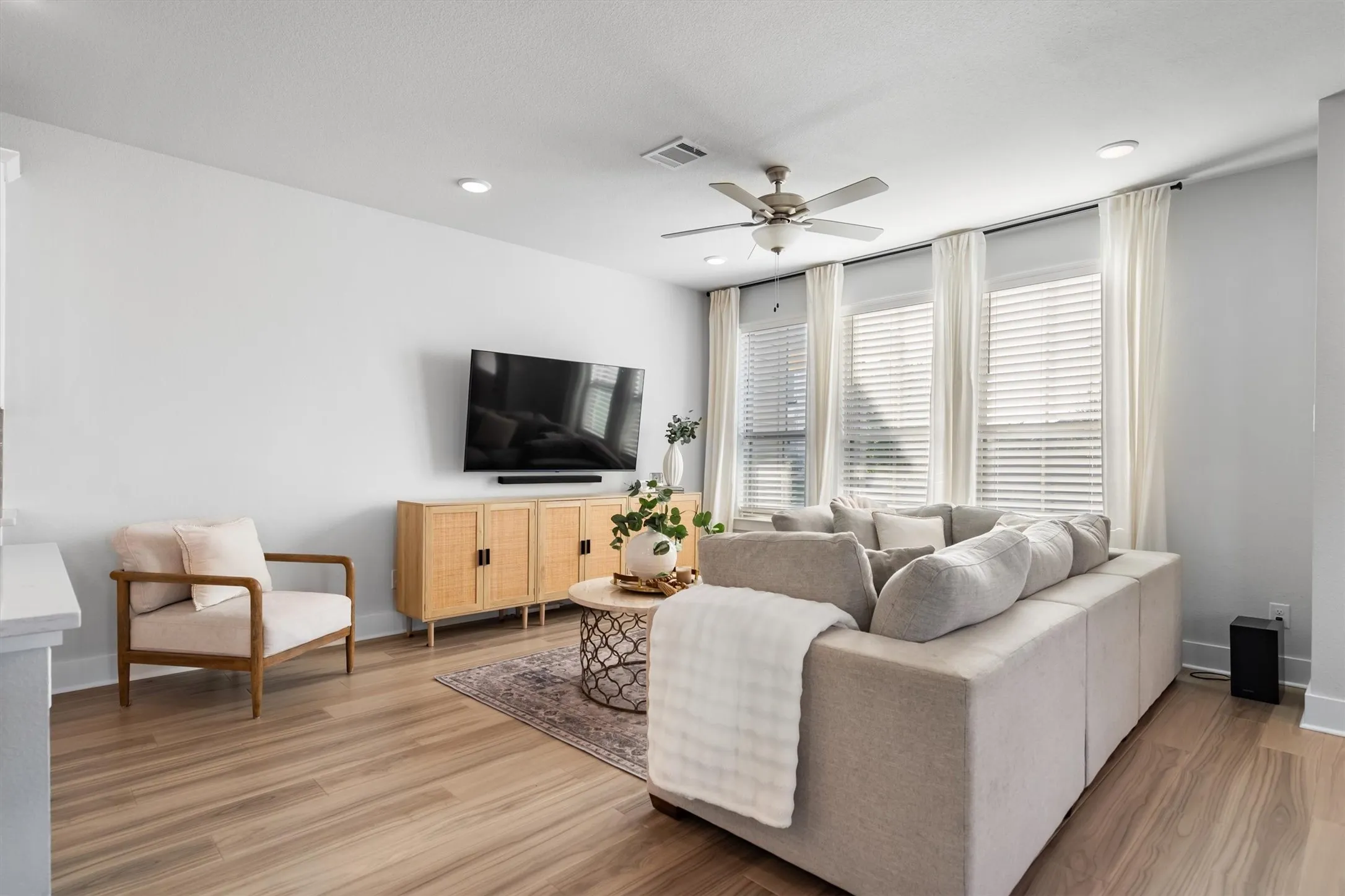 Single Family Residence For Rent in Denton County , 1346 Roundup Way, Argyle, Texas 76226, 3 Bedroom, 3 Bathroom, 2 Garage spaces, 1,661 Sqft, built in 2023, mls#21359287, Real Estate Agent in Argyle, Homes For Rent in Denton county, Homes For Rent in Argyle, Realtor in Argyle Texas, Real Estate Brokerage Independent Realty Texas, Luminita Cordes Realtor