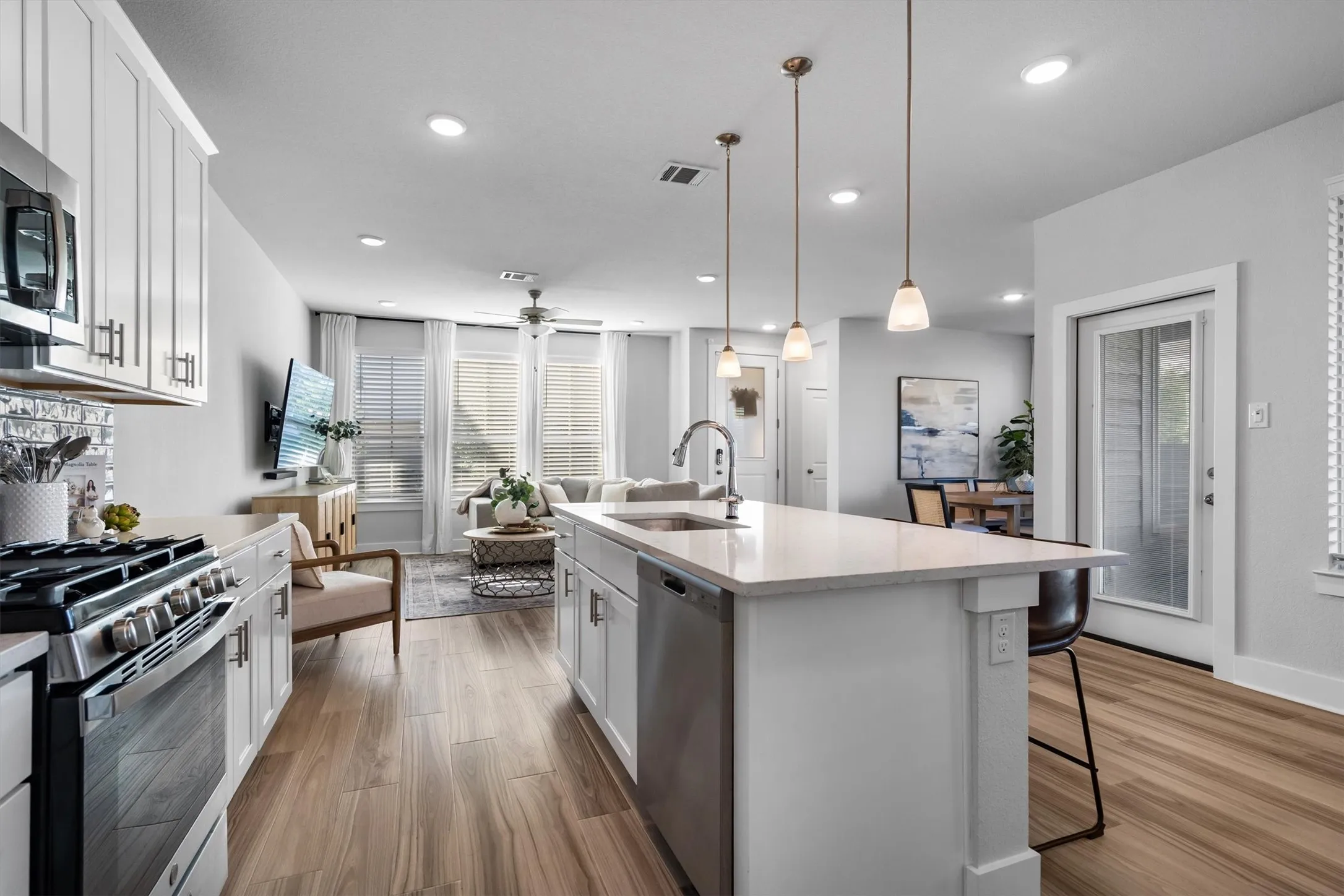Single Family Residence For Rent in Denton County , 1346 Roundup Way, Argyle, Texas 76226, 3 Bedroom, 3 Bathroom, 2 Garage spaces, 1,661 Sqft, built in 2023, mls#21359287, Real Estate Agent in Argyle, Homes For Rent in Denton county, Homes For Rent in Argyle, Realtor in Argyle Texas, Real Estate Brokerage Independent Realty Texas, Luminita Cordes Realtor