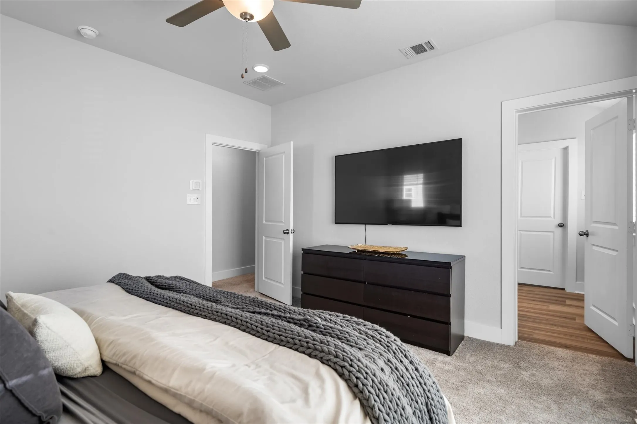 Single Family Residence For Rent in Denton County , 1346 Roundup Way, Argyle, Texas 76226, 3 Bedroom, 3 Bathroom, 2 Garage spaces, 1,661 Sqft, built in 2023, mls#21359287, Real Estate Agent in Argyle, Homes For Rent in Denton county, Homes For Rent in Argyle, Realtor in Argyle Texas, Real Estate Brokerage Independent Realty Texas, Luminita Cordes Realtor