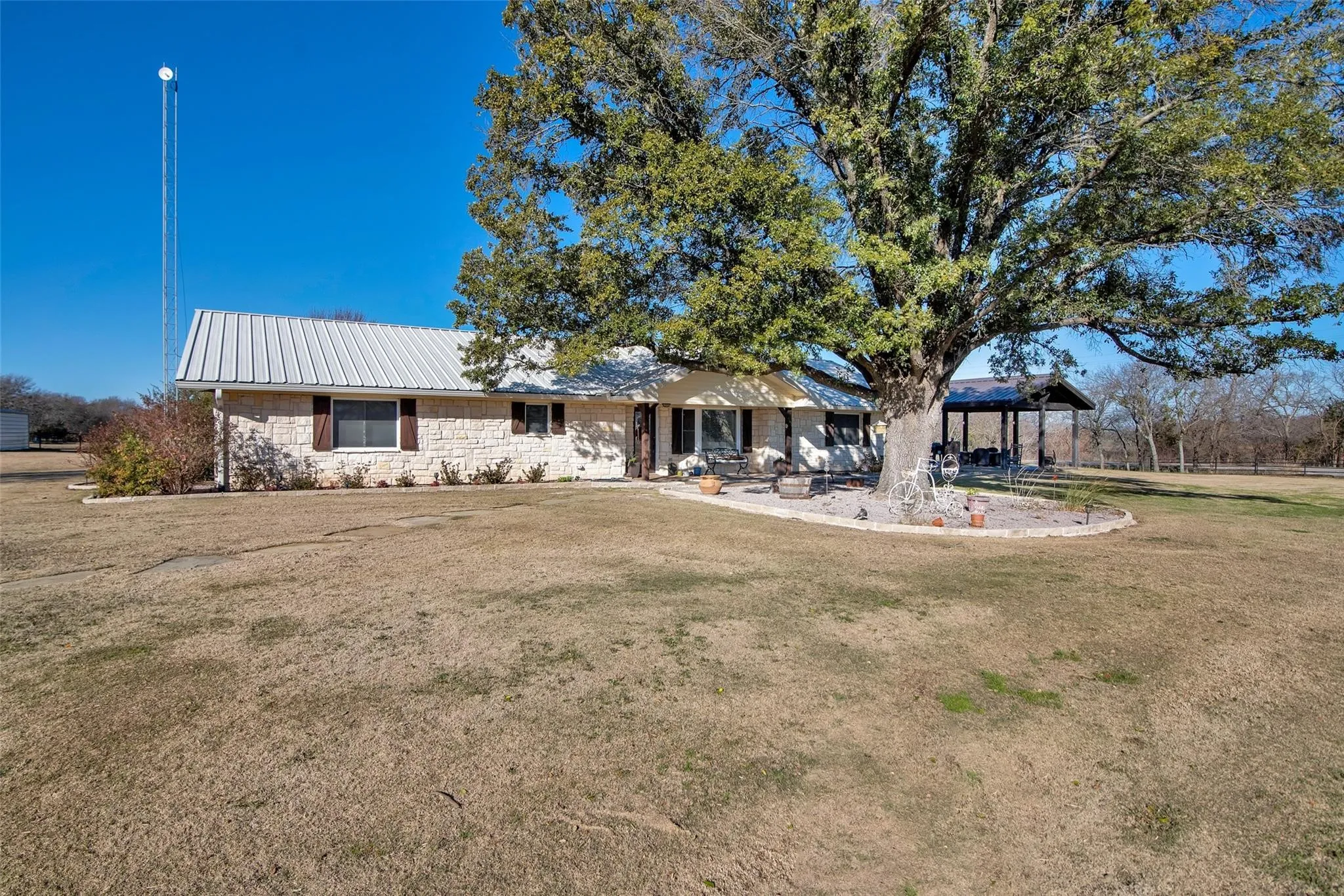Single Family Residence For Sale in Grayson County , 1575 Terry Lane, Sherman, Texas 75092, 4 Bedroom, 2 Bathroom, Garage spaces, 2,333 Sqft, built in 1971, mls#21355336, Real Estate Agent in Sherman, Homes For Sale in Grayson county, Homes For Sale in Sherman, Realtor in Sherman Texas, Real Estate Brokerage Independent Realty Texas, Luminita Cordes Realtor