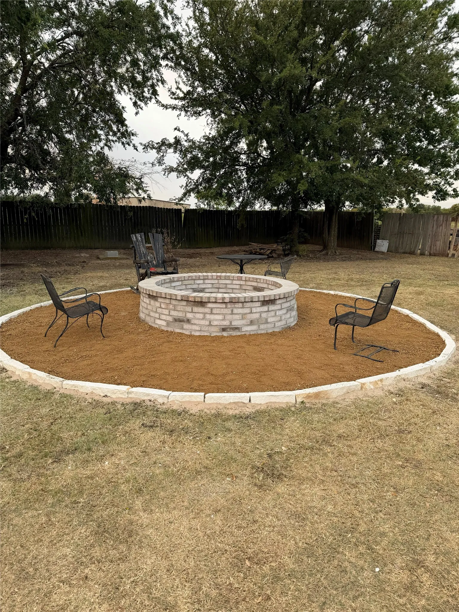 Single Family Residence For Sale in Grayson County , 1575 Terry Lane, Sherman, Texas 75092, 4 Bedroom, 2 Bathroom, Garage spaces, 2,333 Sqft, built in 1971, mls#21355336, Real Estate Agent in Sherman, Homes For Sale in Grayson county, Homes For Sale in Sherman, Realtor in Sherman Texas, Real Estate Brokerage Independent Realty Texas, Luminita Cordes Realtor