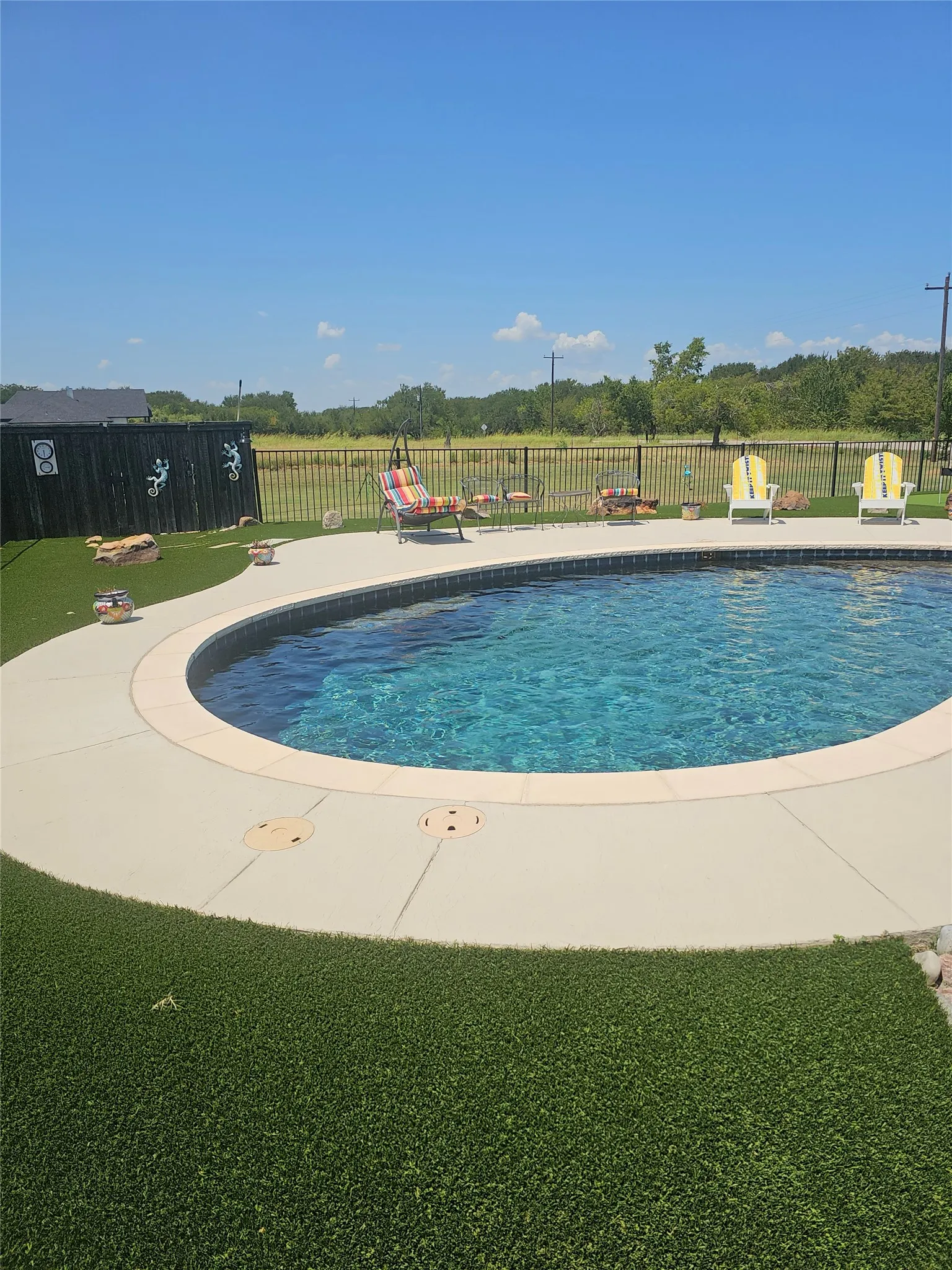 Single Family Residence For Sale in Grayson County , 1575 Terry Lane, Sherman, Texas 75092, 4 Bedroom, 2 Bathroom, Garage spaces, 2,333 Sqft, built in 1971, mls#21355336, Real Estate Agent in Sherman, Homes For Sale in Grayson county, Homes For Sale in Sherman, Realtor in Sherman Texas, Real Estate Brokerage Independent Realty Texas, Luminita Cordes Realtor