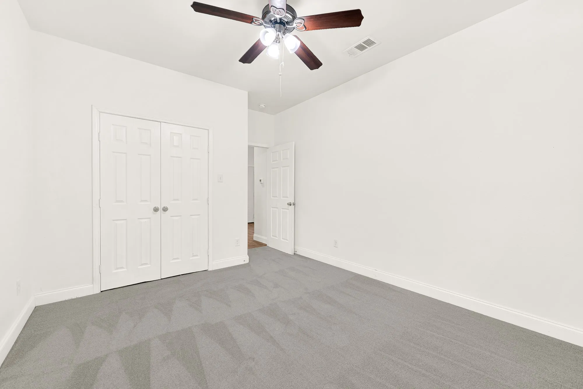 Single Family Residence For Sale in Hunt County , 1421 Jones Street, Greenville, Texas 75401, 3 Bedroom, 2 Bathroom, 2 Garage spaces, 1,618 Sqft, built in 2018, mls#21359388, Real Estate Agent in Greenville, Homes For Sale in Hunt county, Homes For Sale in Greenville, Realtor in Greenville Texas, Real Estate Brokerage Independent Realty Texas, Luminita Cordes Realtor