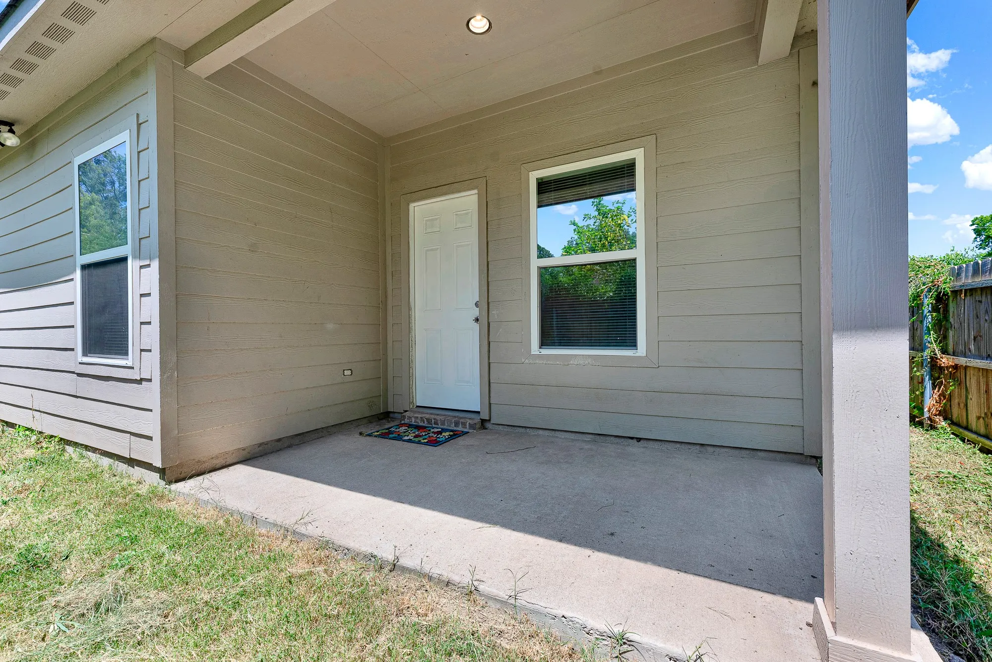 Single Family Residence For Sale in Hunt County , 1421 Jones Street, Greenville, Texas 75401, 3 Bedroom, 2 Bathroom, 2 Garage spaces, 1,618 Sqft, built in 2018, mls#21359388, Real Estate Agent in Greenville, Homes For Sale in Hunt county, Homes For Sale in Greenville, Realtor in Greenville Texas, Real Estate Brokerage Independent Realty Texas, Luminita Cordes Realtor