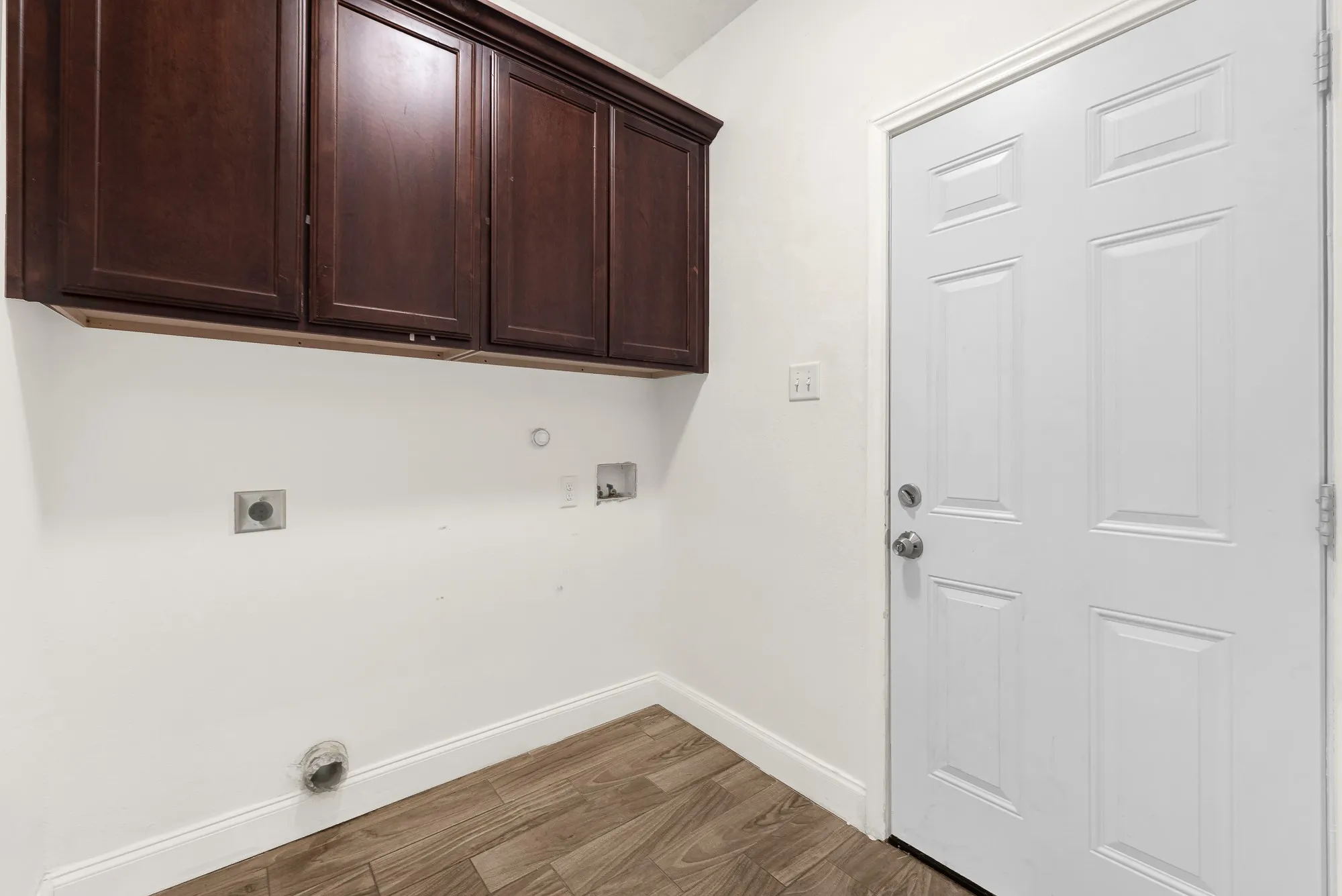 Single Family Residence For Sale in Hunt County , 1421 Jones Street, Greenville, Texas 75401, 3 Bedroom, 2 Bathroom, 2 Garage spaces, 1,618 Sqft, built in 2018, mls#21359388, Real Estate Agent in Greenville, Homes For Sale in Hunt county, Homes For Sale in Greenville, Realtor in Greenville Texas, Real Estate Brokerage Independent Realty Texas, Luminita Cordes Realtor