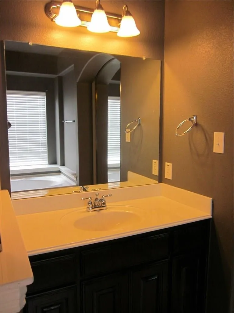 Single Family Residence For Rent in Collin County , 13951 Veranda Court, Frisco, Texas 75035, 4 Bedroom, 4 Bathroom, 2 Garage spaces, 3,684 Sqft, built in 2009, mls#21360399, Real Estate Agent in Frisco, Homes For Rent in Collin county, Homes For Rent in Frisco, Realtor in Frisco Texas, Real Estate Brokerage Independent Realty Texas, Luminita Cordes Realtor