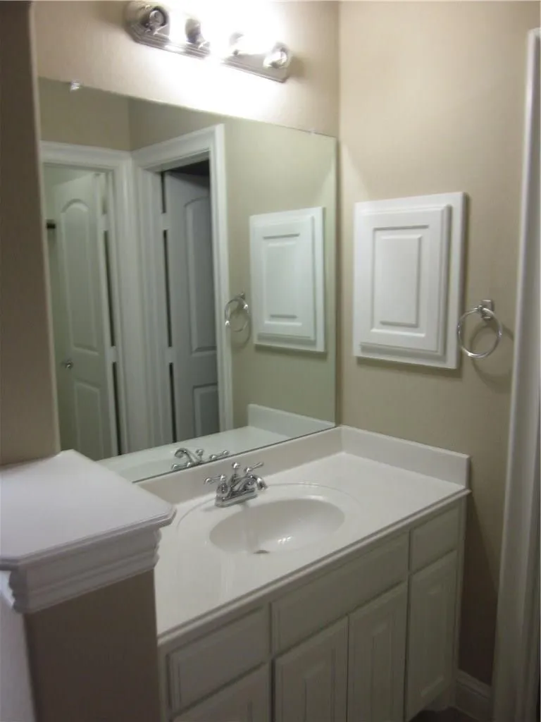 Single Family Residence For Rent in Collin County , 13951 Veranda Court, Frisco, Texas 75035, 4 Bedroom, 4 Bathroom, 2 Garage spaces, 3,684 Sqft, built in 2009, mls#21360399, Real Estate Agent in Frisco, Homes For Rent in Collin county, Homes For Rent in Frisco, Realtor in Frisco Texas, Real Estate Brokerage Independent Realty Texas, Luminita Cordes Realtor