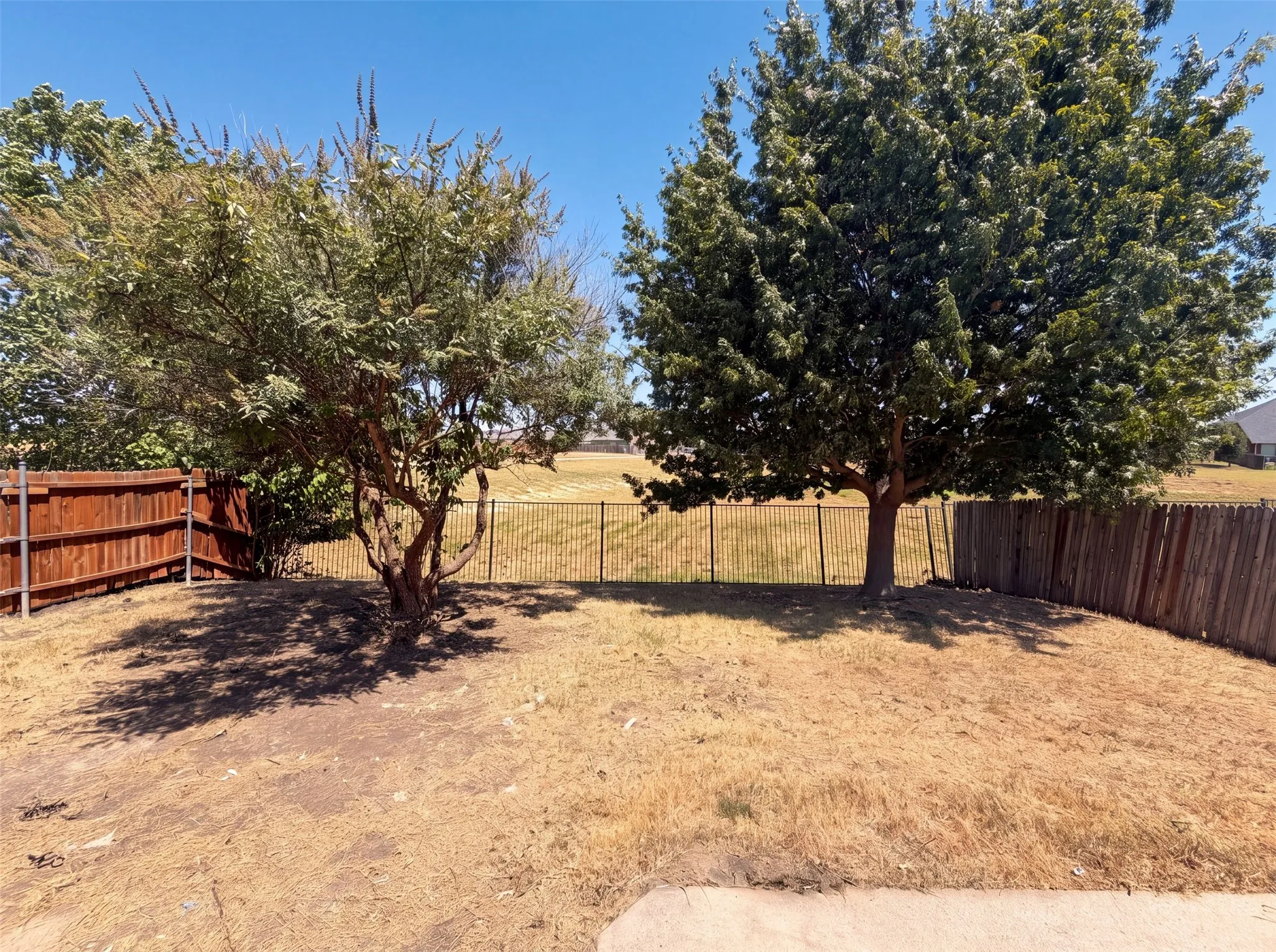 Single Family Residence For Sale in Tarrant County , 5928 Deck House Road, Fort Worth, Texas 76179, 3 Bedroom, 2 Bathroom, 2 Garage spaces, 1,378 Sqft, built in 2008, mls#21360396, Real Estate Agent in Fort Worth, Homes For Sale in Tarrant county, Homes For Sale in Fort Worth, Realtor in Fort Worth Texas, Real Estate Brokerage Independent Realty Texas, Luminita Cordes Realtor