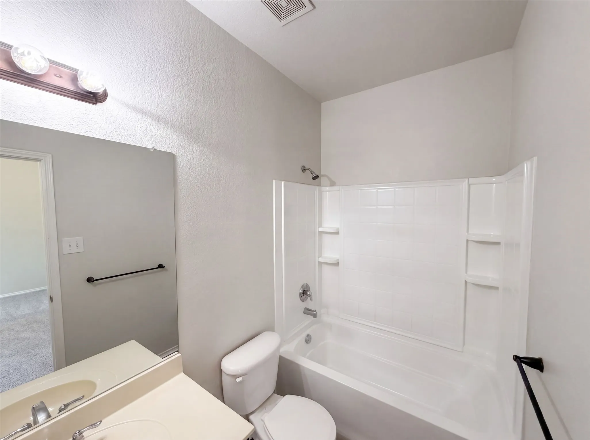Single Family Residence For Sale in Tarrant County , 5928 Deck House Road, Fort Worth, Texas 76179, 3 Bedroom, 2 Bathroom, 2 Garage spaces, 1,378 Sqft, built in 2008, mls#21360396, Real Estate Agent in Fort Worth, Homes For Sale in Tarrant county, Homes For Sale in Fort Worth, Realtor in Fort Worth Texas, Real Estate Brokerage Independent Realty Texas, Luminita Cordes Realtor