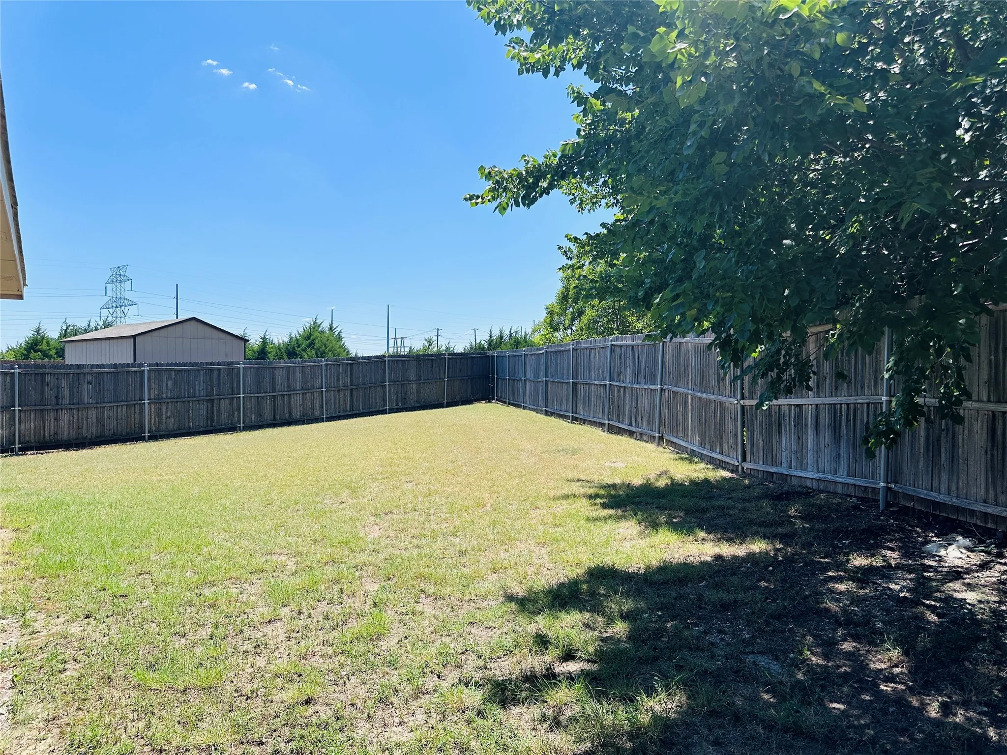 Single Family Residence For Sale in Dallas County , 1703 Eagle River Trail, Lancaster, Texas 75146, 3 Bedroom, 2 Bathroom, 2 Garage spaces, 1,594 Sqft, built in 2016, mls#21359908, Real Estate Agent in Lancaster, Homes For Sale in Dallas county, Homes For Sale in Lancaster, Realtor in Lancaster Texas, Real Estate Brokerage Independent Realty Texas, Luminita Cordes Realtor