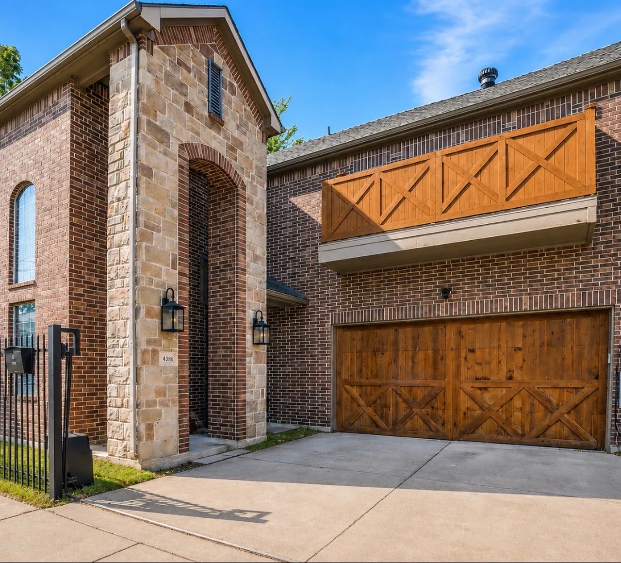 Single Family Residence For Rent in Dallas County , 4936 Milam Street, Dallas, Texas 75206, 3 Bedroom, 3 Bathroom, 2 Garage spaces, 2,624 Sqft, built in 2006, Price $5,750, mls#21360178, Real Estate Agent in Dallas, Homes For Rent in Dallas county, Homes For Rent in Dallas, Realtor in Dallas Texas, Real Estate Brokerage Independent Realty Texas, Luminita Cordes Realtor