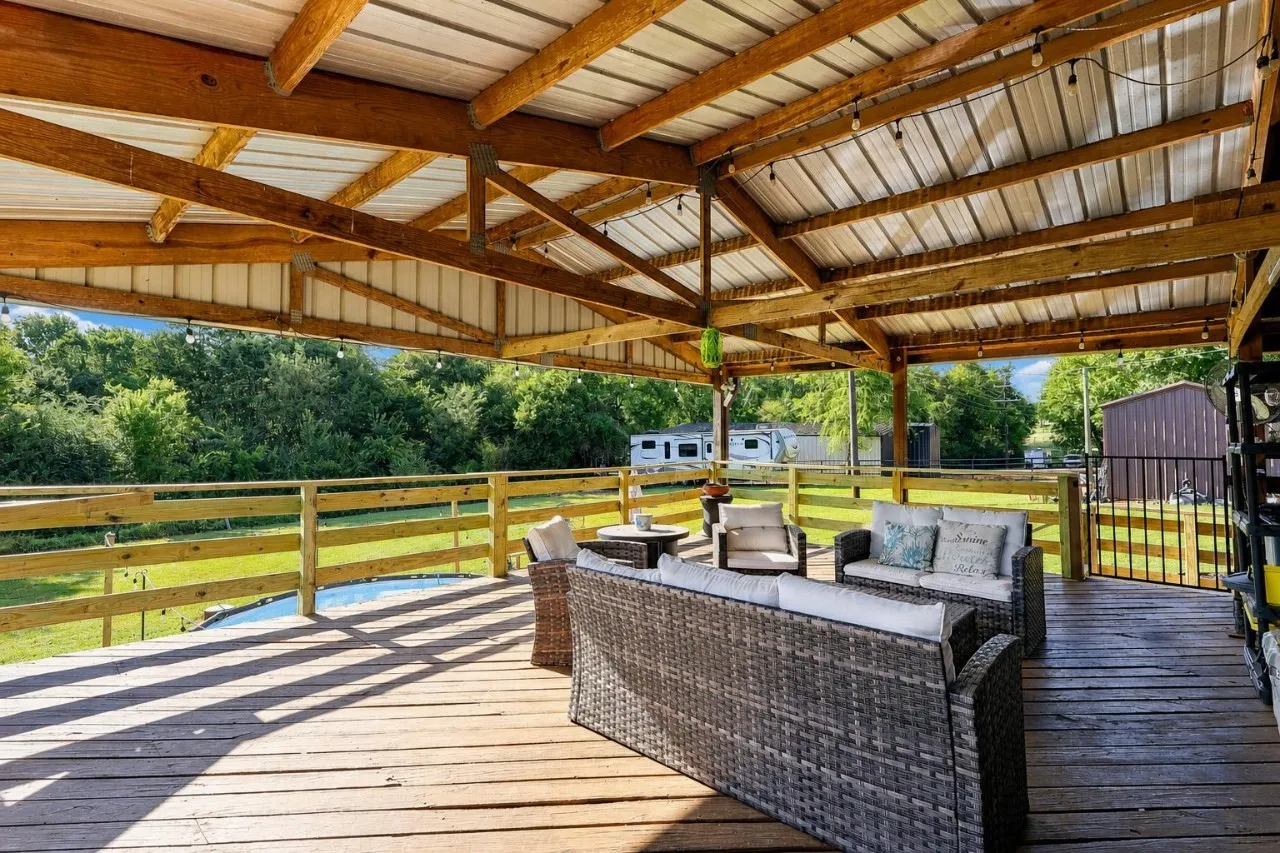Single Family Residence For Sale in Cherokee County , 436 County Road 3802, Bullard, Texas 75757, 3 Bedroom, 2 Bathroom, Garage spaces, 1,968 Sqft, built in 2000, mls#21360361, Real Estate Agent in Bullard, Homes For Sale in Cherokee county, Homes For Sale in Bullard, Realtor in Bullard Texas, Real Estate Brokerage Independent Realty Texas, Luminita Cordes Realtor