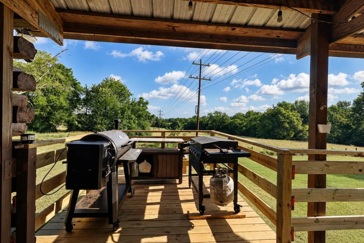 Single Family Residence For Sale in Cherokee County , 436 County Road 3802, Bullard, Texas 75757, 3 Bedroom, 2 Bathroom, Garage spaces, 1,968 Sqft, built in 2000, mls#21360361, Real Estate Agent in Bullard, Homes For Sale in Cherokee county, Homes For Sale in Bullard, Realtor in Bullard Texas, Real Estate Brokerage Independent Realty Texas, Luminita Cordes Realtor