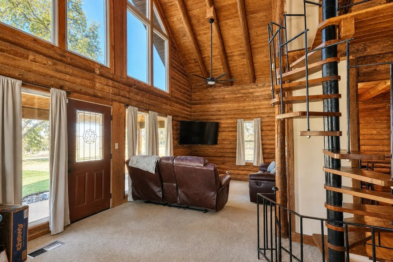 Single Family Residence For Sale in Cherokee County , 436 County Road 3802, Bullard, Texas 75757, 3 Bedroom, 2 Bathroom, Garage spaces, 1,968 Sqft, built in 2000, mls#21360361, Real Estate Agent in Bullard, Homes For Sale in Cherokee county, Homes For Sale in Bullard, Realtor in Bullard Texas, Real Estate Brokerage Independent Realty Texas, Luminita Cordes Realtor