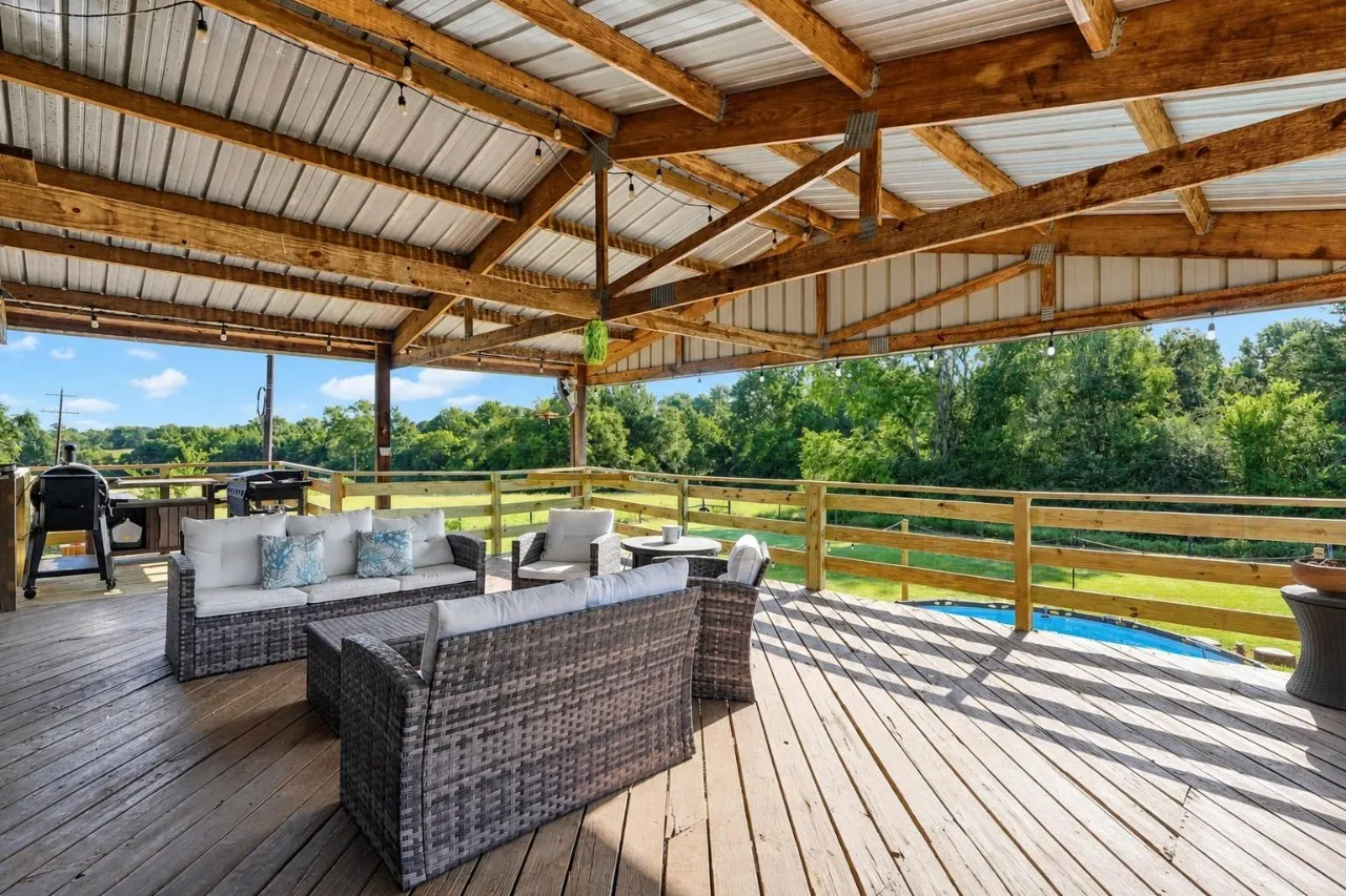 Single Family Residence For Sale in Cherokee County , 436 County Road 3802, Bullard, Texas 75757, 3 Bedroom, 2 Bathroom, Garage spaces, 1,968 Sqft, built in 2000, mls#21360361, Real Estate Agent in Bullard, Homes For Sale in Cherokee county, Homes For Sale in Bullard, Realtor in Bullard Texas, Real Estate Brokerage Independent Realty Texas, Luminita Cordes Realtor