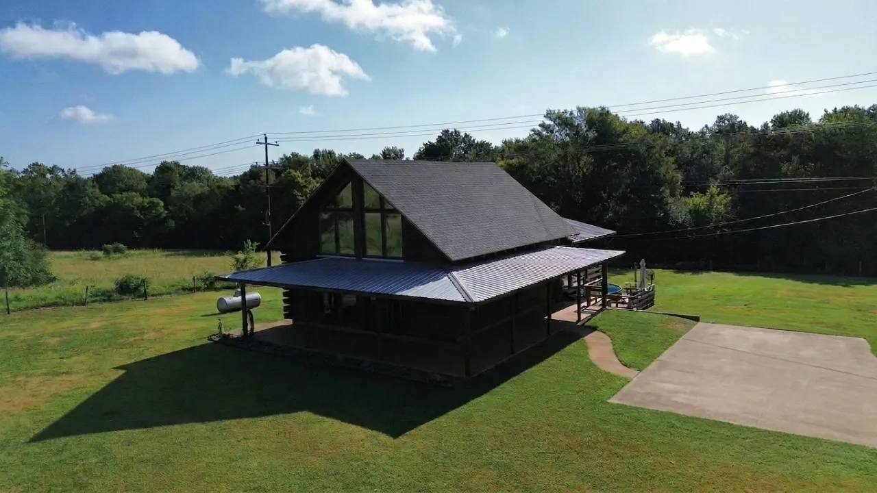 Single Family Residence For Sale in Cherokee County , 436 County Road 3802, Bullard, Texas 75757, 3 Bedroom, 2 Bathroom, Garage spaces, 1,968 Sqft, built in 2000, mls#21360361, Real Estate Agent in Bullard, Homes For Sale in Cherokee county, Homes For Sale in Bullard, Realtor in Bullard Texas, Real Estate Brokerage Independent Realty Texas, Luminita Cordes Realtor