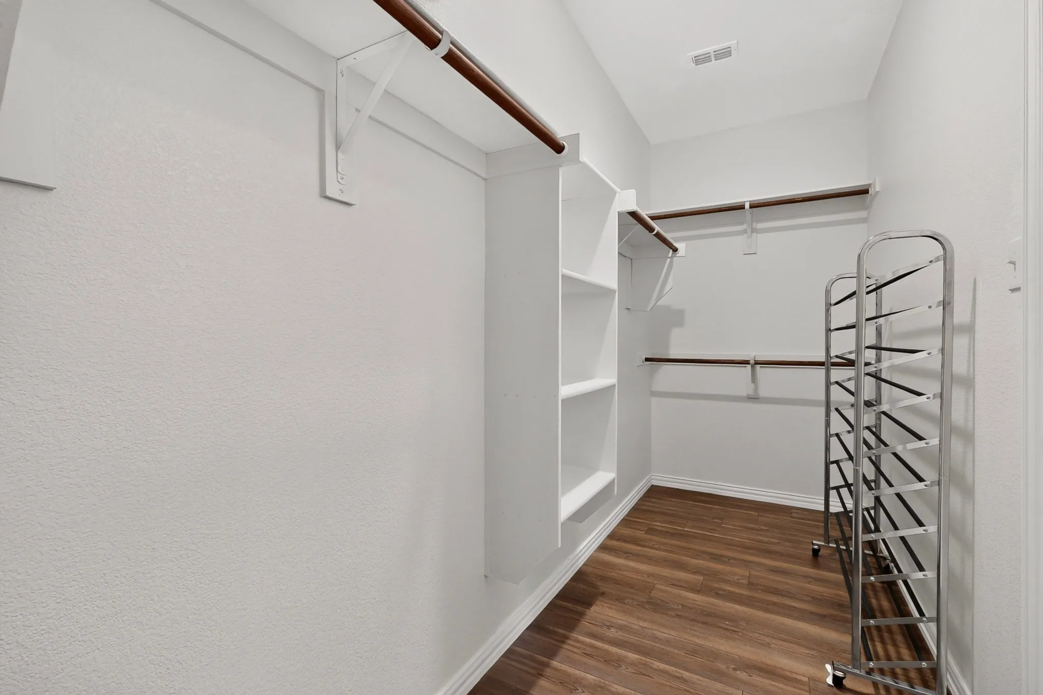 Single Family Residence For Rent in Denton County , 11609 Silver Queen Drive, Aubrey, Texas 76227, 4 Bedroom, 2 Bathroom, 2 Garage spaces, 1,838 Sqft, built in 2022, Price $2,250, mls#21360217, Real Estate Agent in Aubrey, Homes For Rent in Denton county, Homes For Rent in Aubrey, Realtor in Aubrey Texas, Real Estate Brokerage Independent Realty Texas, Luminita Cordes Realtor