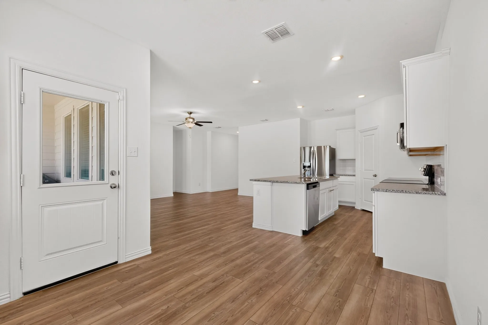 Single Family Residence For Rent in Denton County , 11609 Silver Queen Drive, Aubrey, Texas 76227, 4 Bedroom, 2 Bathroom, 2 Garage spaces, 1,838 Sqft, built in 2022, Price $2,250, mls#21360217, Real Estate Agent in Aubrey, Homes For Rent in Denton county, Homes For Rent in Aubrey, Realtor in Aubrey Texas, Real Estate Brokerage Independent Realty Texas, Luminita Cordes Realtor