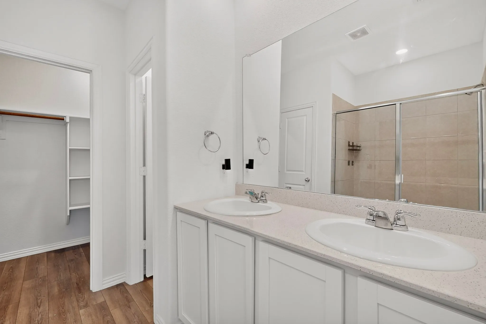 Single Family Residence For Rent in Denton County , 11609 Silver Queen Drive, Aubrey, Texas 76227, 4 Bedroom, 2 Bathroom, 2 Garage spaces, 1,838 Sqft, built in 2022, Price $2,250, mls#21360217, Real Estate Agent in Aubrey, Homes For Rent in Denton county, Homes For Rent in Aubrey, Realtor in Aubrey Texas, Real Estate Brokerage Independent Realty Texas, Luminita Cordes Realtor