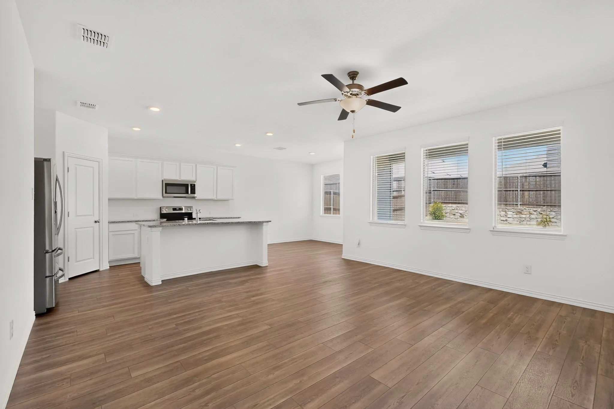 Single Family Residence For Rent in Denton County , 11609 Silver Queen Drive, Aubrey, Texas 76227, 4 Bedroom, 2 Bathroom, 2 Garage spaces, 1,838 Sqft, built in 2022, Price $2,250, mls#21360217, Real Estate Agent in Aubrey, Homes For Rent in Denton county, Homes For Rent in Aubrey, Realtor in Aubrey Texas, Real Estate Brokerage Independent Realty Texas, Luminita Cordes Realtor