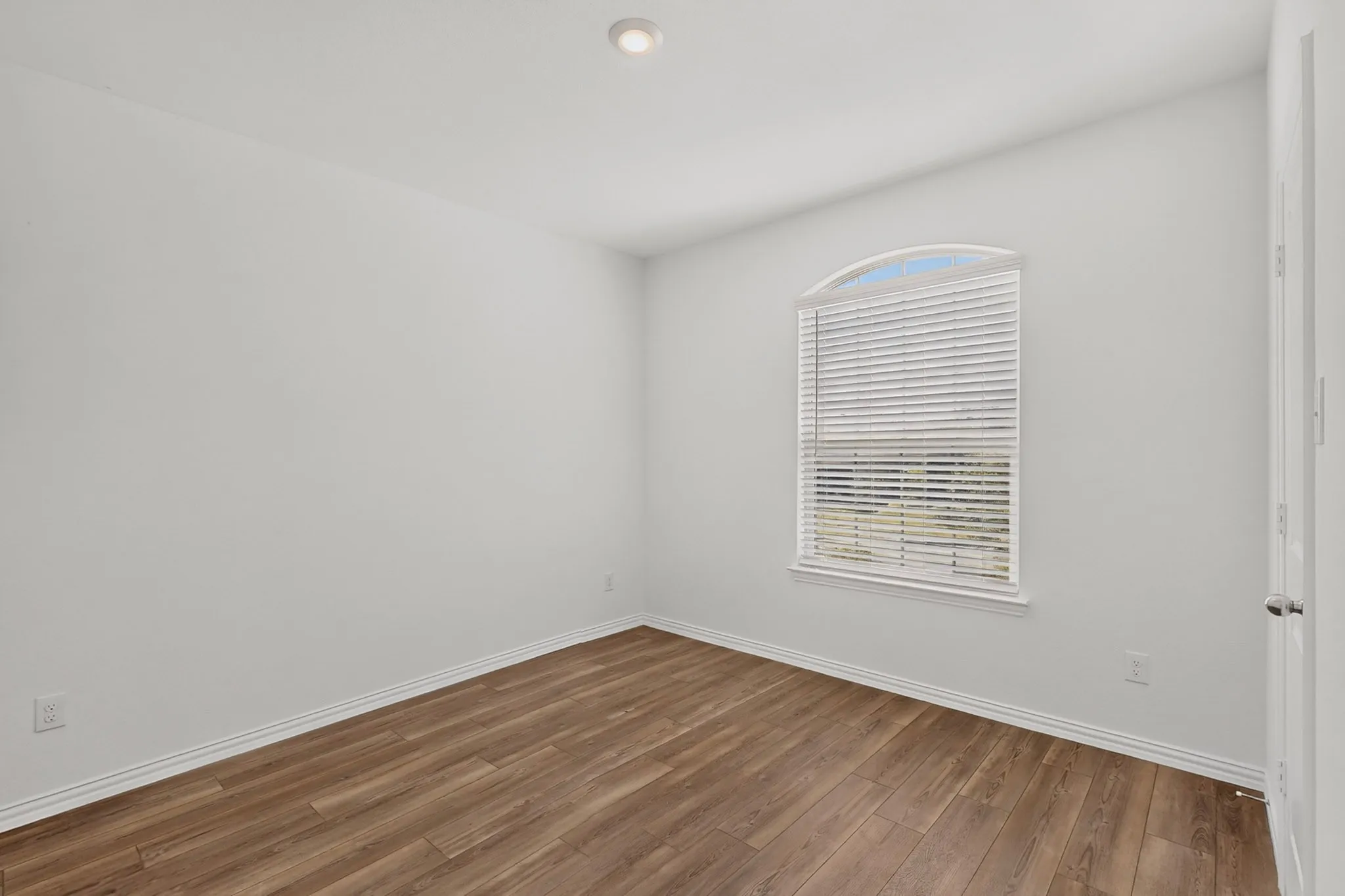 Single Family Residence For Rent in Denton County , 11609 Silver Queen Drive, Aubrey, Texas 76227, 4 Bedroom, 2 Bathroom, 2 Garage spaces, 1,838 Sqft, built in 2022, Price $2,250, mls#21360217, Real Estate Agent in Aubrey, Homes For Rent in Denton county, Homes For Rent in Aubrey, Realtor in Aubrey Texas, Real Estate Brokerage Independent Realty Texas, Luminita Cordes Realtor