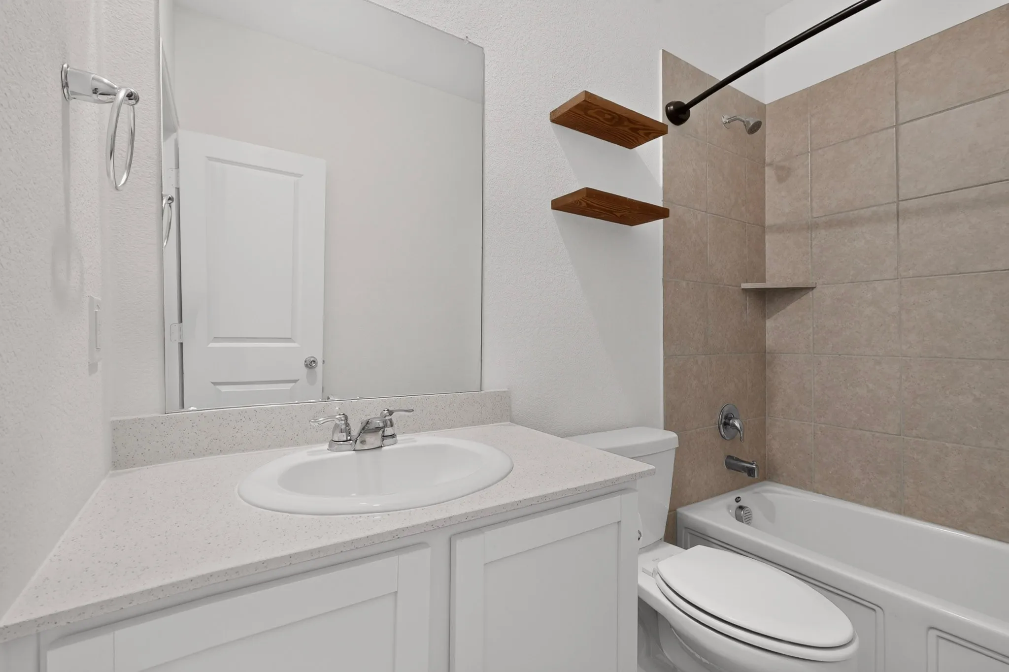 Single Family Residence For Rent in Denton County , 11609 Silver Queen Drive, Aubrey, Texas 76227, 4 Bedroom, 2 Bathroom, 2 Garage spaces, 1,838 Sqft, built in 2022, Price $2,250, mls#21360217, Real Estate Agent in Aubrey, Homes For Rent in Denton county, Homes For Rent in Aubrey, Realtor in Aubrey Texas, Real Estate Brokerage Independent Realty Texas, Luminita Cordes Realtor