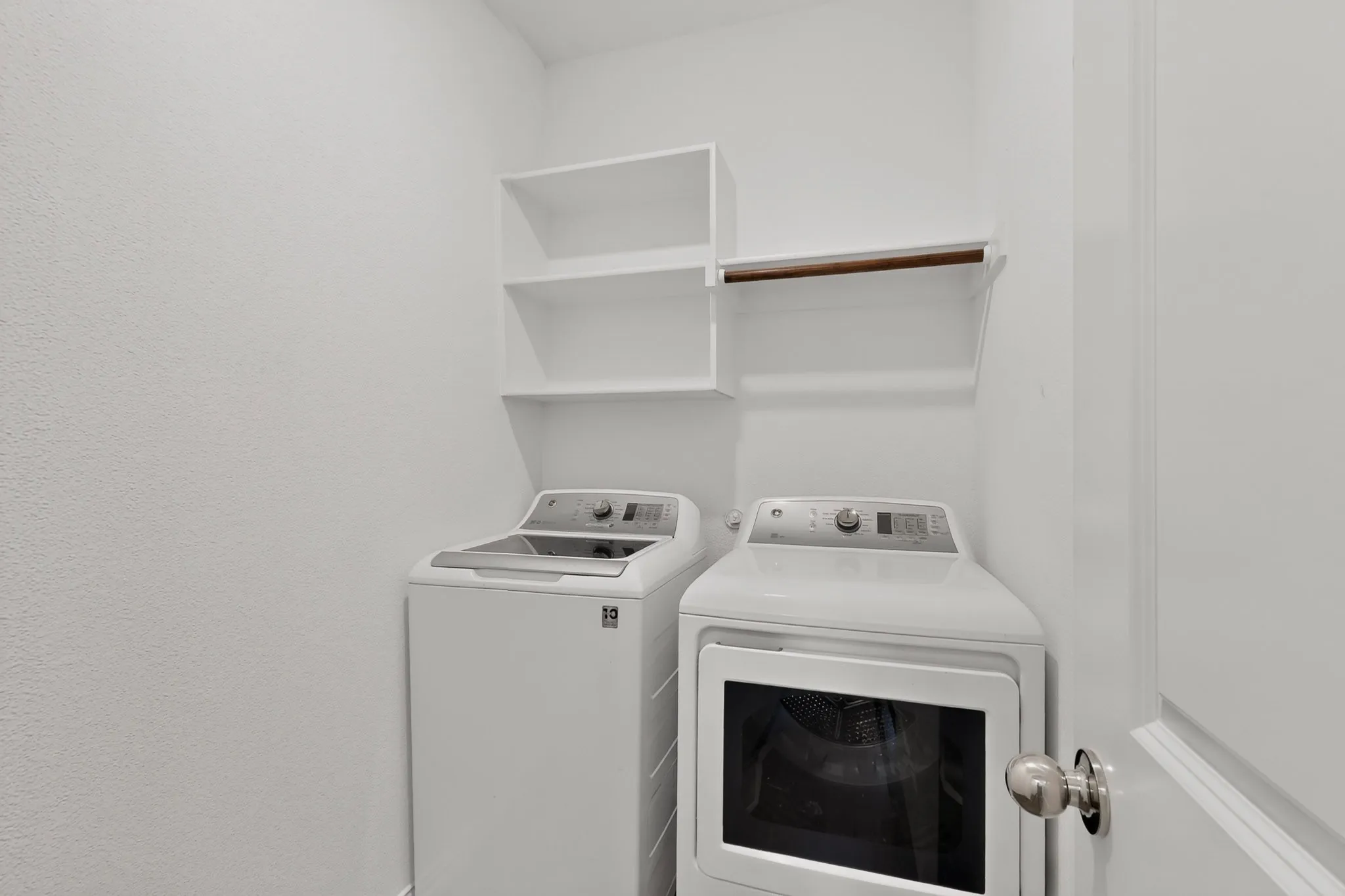Single Family Residence For Rent in Denton County , 11609 Silver Queen Drive, Aubrey, Texas 76227, 4 Bedroom, 2 Bathroom, 2 Garage spaces, 1,838 Sqft, built in 2022, Price $2,250, mls#21360217, Real Estate Agent in Aubrey, Homes For Rent in Denton county, Homes For Rent in Aubrey, Realtor in Aubrey Texas, Real Estate Brokerage Independent Realty Texas, Luminita Cordes Realtor