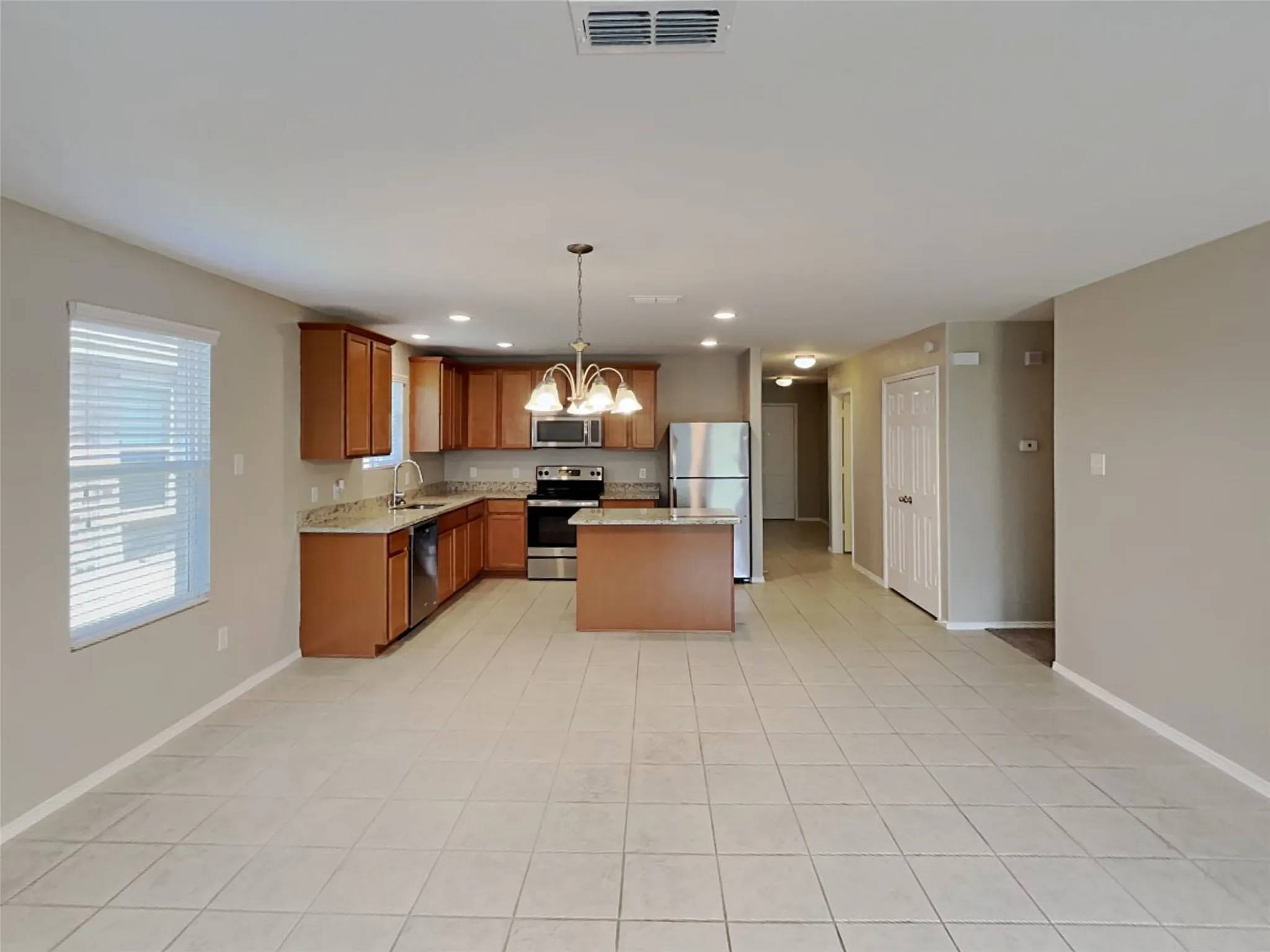 Single Family Residence For Sale in Tarrant County , 1108 Hickory Bend Lane, Fort Worth, Texas 76108, 3 Bedroom, 2 Bathroom, 2 Garage spaces, 2,348 Sqft, built in 2007, mls#21360369, Real Estate Agent in Fort Worth, Homes For Sale in Tarrant county, Homes For Sale in Fort Worth, Realtor in Fort Worth Texas, Real Estate Brokerage Independent Realty Texas, Luminita Cordes Realtor