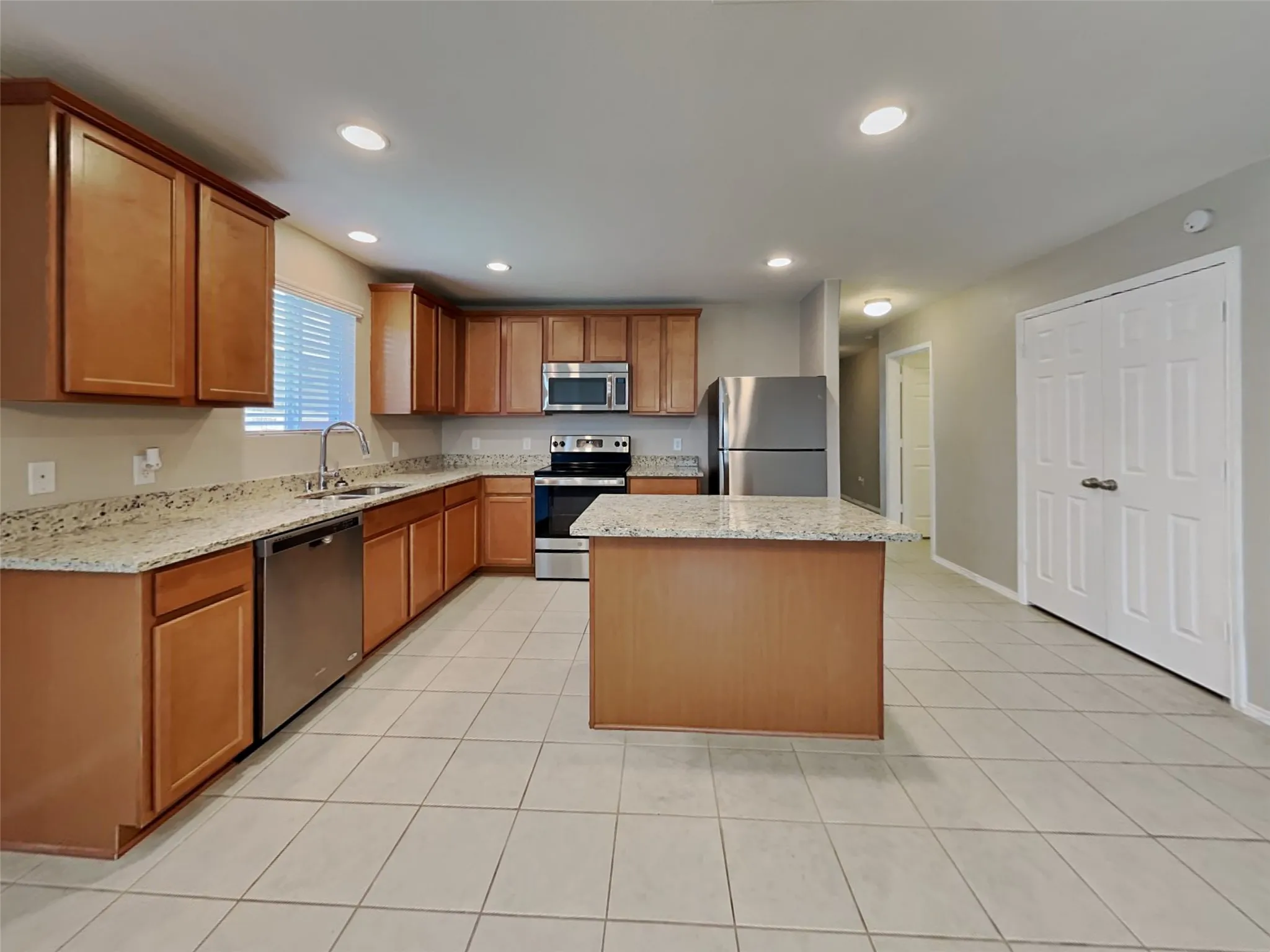 Single Family Residence For Sale in Tarrant County , 1108 Hickory Bend Lane, Fort Worth, Texas 76108, 3 Bedroom, 2 Bathroom, 2 Garage spaces, 2,348 Sqft, built in 2007, mls#21360369, Real Estate Agent in Fort Worth, Homes For Sale in Tarrant county, Homes For Sale in Fort Worth, Realtor in Fort Worth Texas, Real Estate Brokerage Independent Realty Texas, Luminita Cordes Realtor