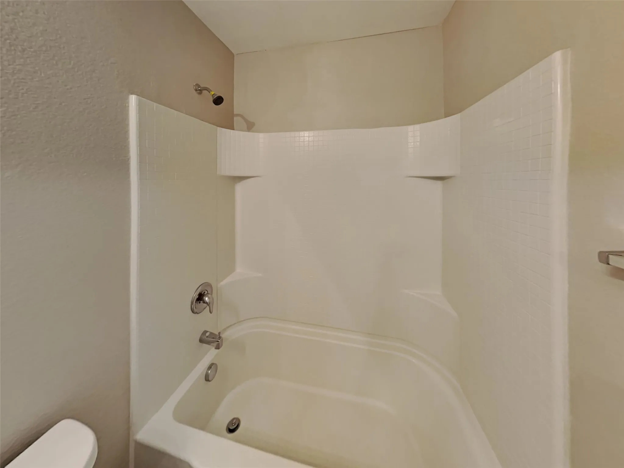 Single Family Residence For Sale in Tarrant County , 1108 Hickory Bend Lane, Fort Worth, Texas 76108, 3 Bedroom, 2 Bathroom, 2 Garage spaces, 2,348 Sqft, built in 2007, mls#21360369, Real Estate Agent in Fort Worth, Homes For Sale in Tarrant county, Homes For Sale in Fort Worth, Realtor in Fort Worth Texas, Real Estate Brokerage Independent Realty Texas, Luminita Cordes Realtor