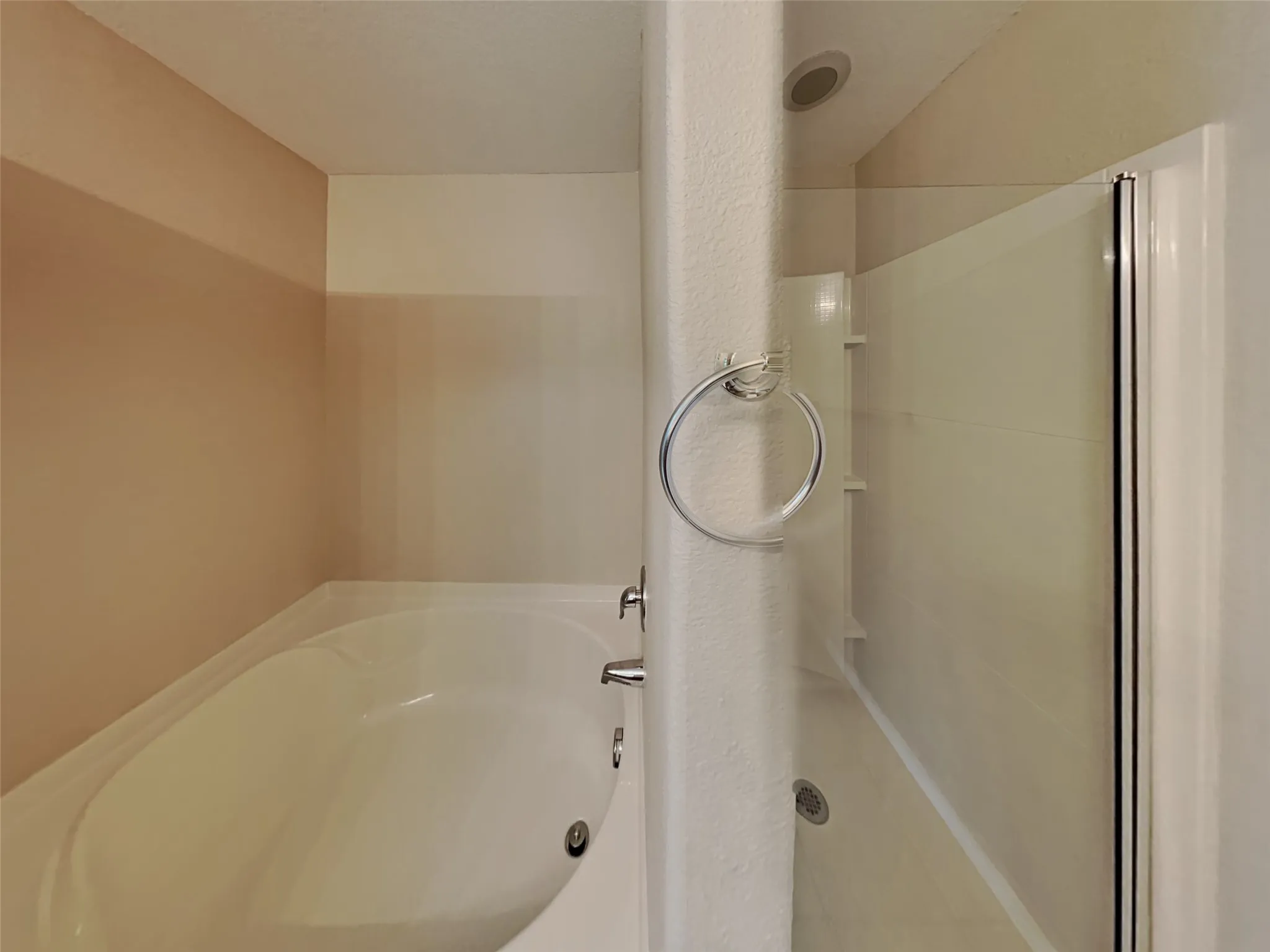 Single Family Residence For Sale in Tarrant County , 1108 Hickory Bend Lane, Fort Worth, Texas 76108, 3 Bedroom, 2 Bathroom, 2 Garage spaces, 2,348 Sqft, built in 2007, mls#21360369, Real Estate Agent in Fort Worth, Homes For Sale in Tarrant county, Homes For Sale in Fort Worth, Realtor in Fort Worth Texas, Real Estate Brokerage Independent Realty Texas, Luminita Cordes Realtor