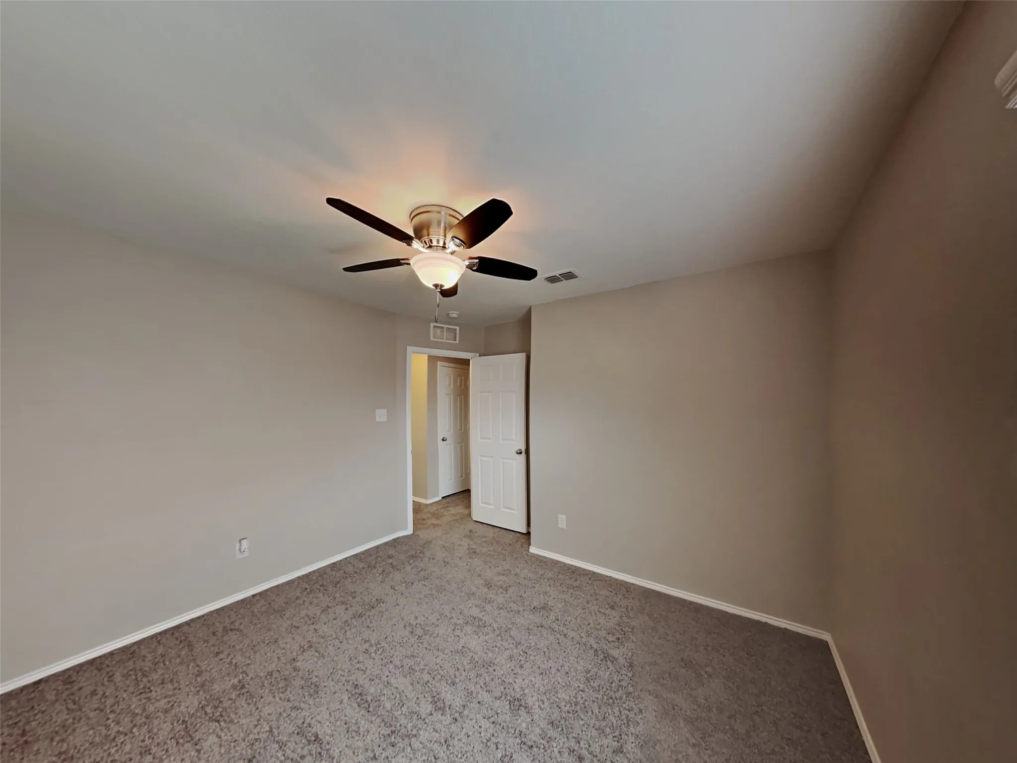 Single Family Residence For Sale in Tarrant County , 1108 Hickory Bend Lane, Fort Worth, Texas 76108, 3 Bedroom, 2 Bathroom, 2 Garage spaces, 2,348 Sqft, built in 2007, mls#21360369, Real Estate Agent in Fort Worth, Homes For Sale in Tarrant county, Homes For Sale in Fort Worth, Realtor in Fort Worth Texas, Real Estate Brokerage Independent Realty Texas, Luminita Cordes Realtor