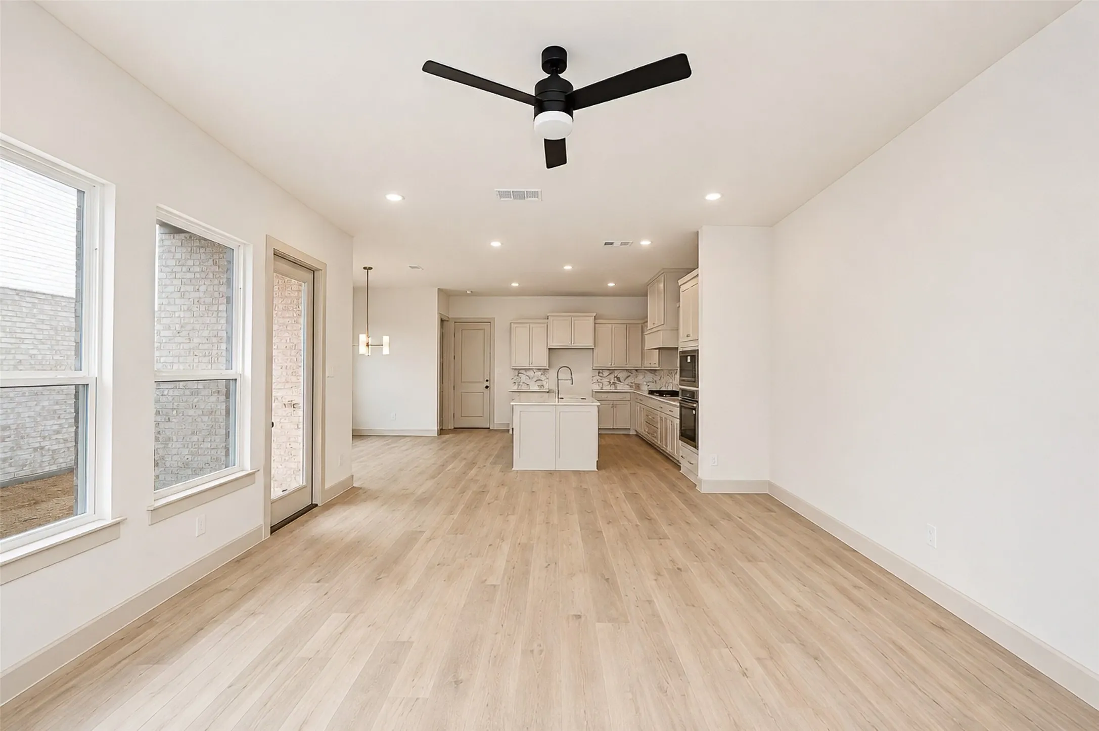 Single Family Residence For Rent in Collin County , 320 Walker Parkway, Celina, Texas 75009, 4 Bedroom, 4 Bathroom, 2 Garage spaces, 2,989 Sqft, built in 2026, mls#21360412, Real Estate Agent in Celina, Homes For Rent in Collin county, Homes For Rent in Celina, Realtor in Celina Texas, Real Estate Brokerage Independent Realty Texas, Luminita Cordes Realtor