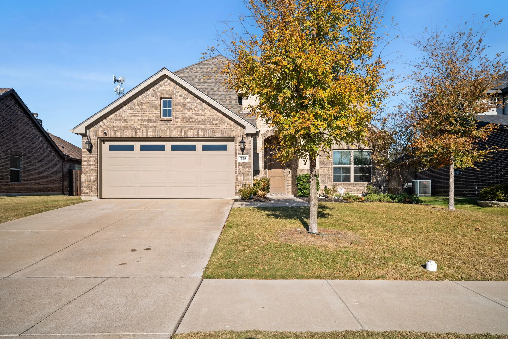 Single Family Residence For Rent in Ellis County , 225 Lariat Trail, Waxahachie, Texas 75165, 4 Bedroom, 3 Bathroom, 2 Garage spaces, 2,506 Sqft, built in 2020, mls#21360419, Real Estate Agent in Waxahachie, Homes For Rent in Ellis county, Homes For Rent in Waxahachie, Realtor in Waxahachie Texas, Real Estate Brokerage Independent Realty Texas, Luminita Cordes Realtor