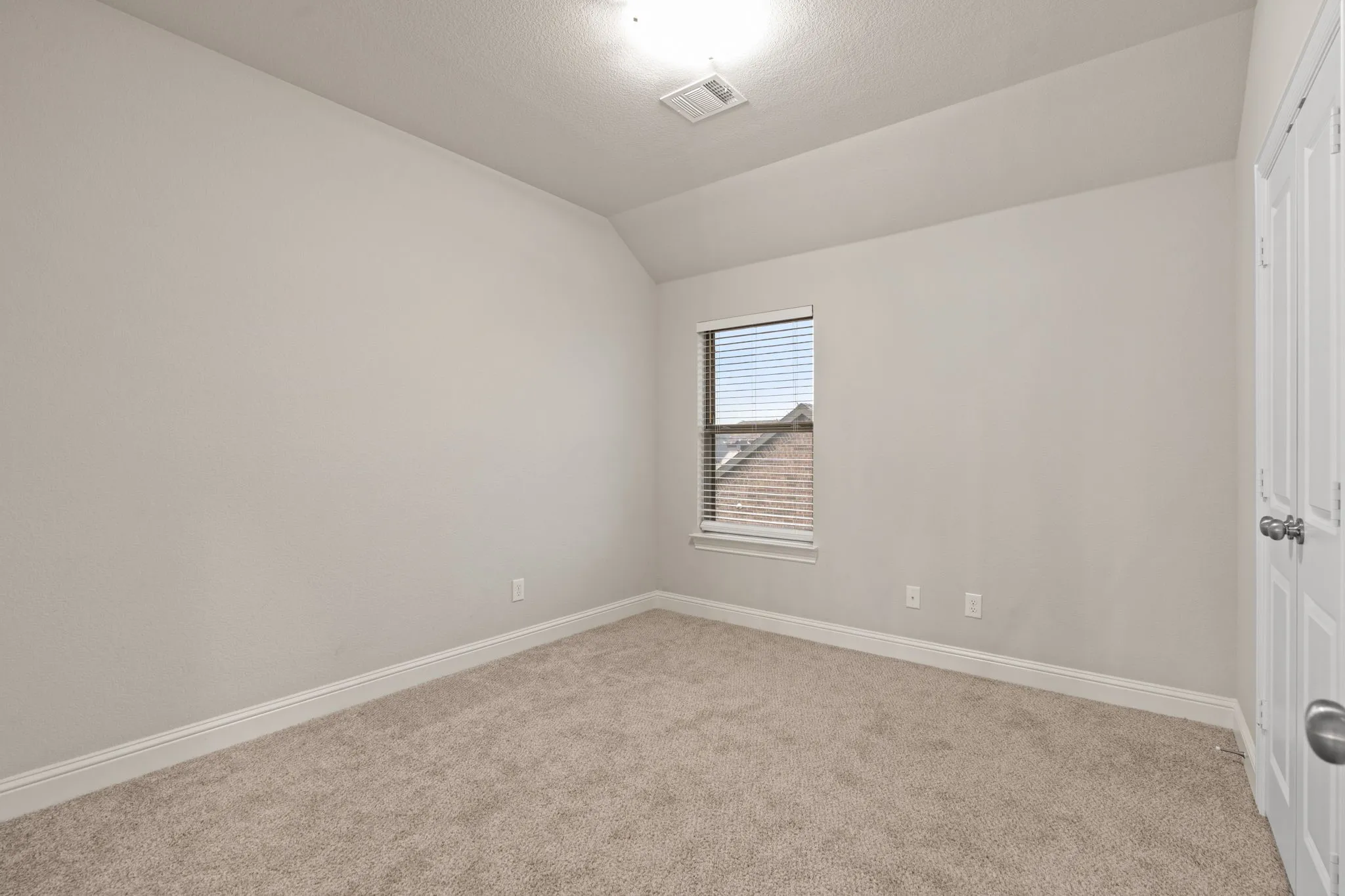 Single Family Residence For Rent in Ellis County , 225 Lariat Trail, Waxahachie, Texas 75165, 4 Bedroom, 3 Bathroom, 2 Garage spaces, 2,506 Sqft, built in 2020, mls#21360419, Real Estate Agent in Waxahachie, Homes For Rent in Ellis county, Homes For Rent in Waxahachie, Realtor in Waxahachie Texas, Real Estate Brokerage Independent Realty Texas, Luminita Cordes Realtor