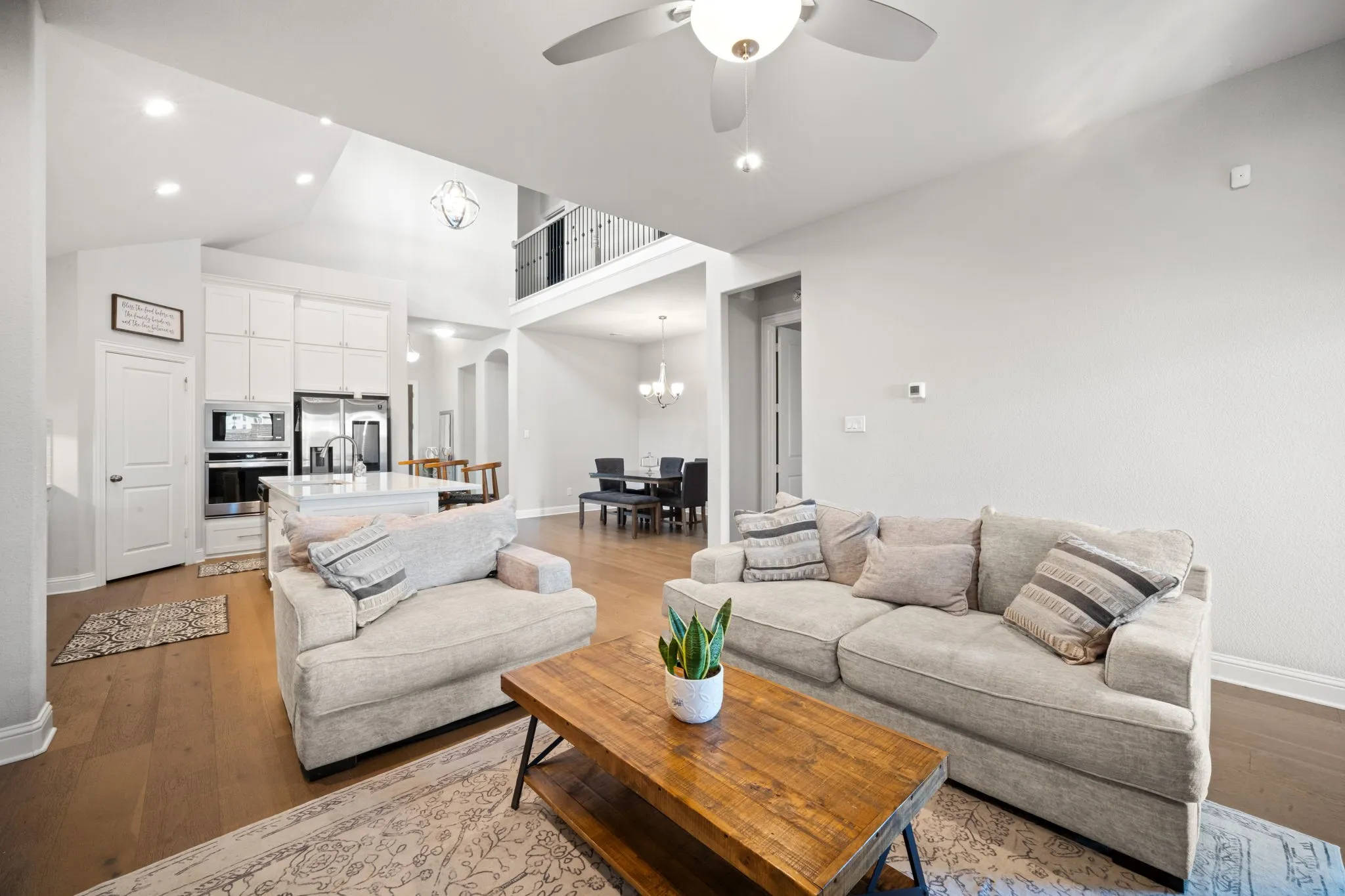 Single Family Residence For Rent in Ellis County , 225 Lariat Trail, Waxahachie, Texas 75165, 4 Bedroom, 3 Bathroom, 2 Garage spaces, 2,506 Sqft, built in 2020, mls#21360419, Real Estate Agent in Waxahachie, Homes For Rent in Ellis county, Homes For Rent in Waxahachie, Realtor in Waxahachie Texas, Real Estate Brokerage Independent Realty Texas, Luminita Cordes Realtor