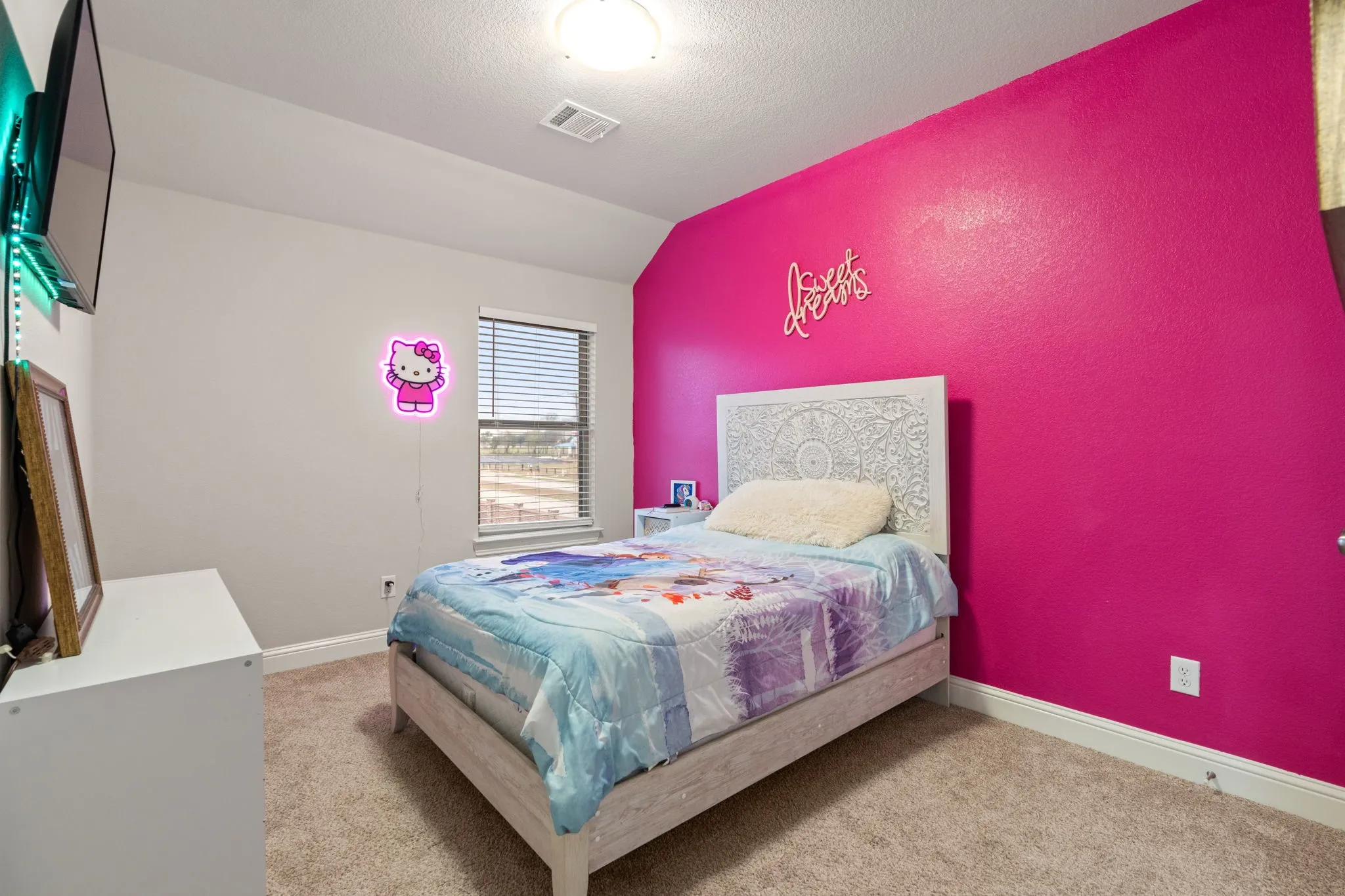 Single Family Residence For Rent in Ellis County , 225 Lariat Trail, Waxahachie, Texas 75165, 4 Bedroom, 3 Bathroom, 2 Garage spaces, 2,506 Sqft, built in 2020, mls#21360419, Real Estate Agent in Waxahachie, Homes For Rent in Ellis county, Homes For Rent in Waxahachie, Realtor in Waxahachie Texas, Real Estate Brokerage Independent Realty Texas, Luminita Cordes Realtor