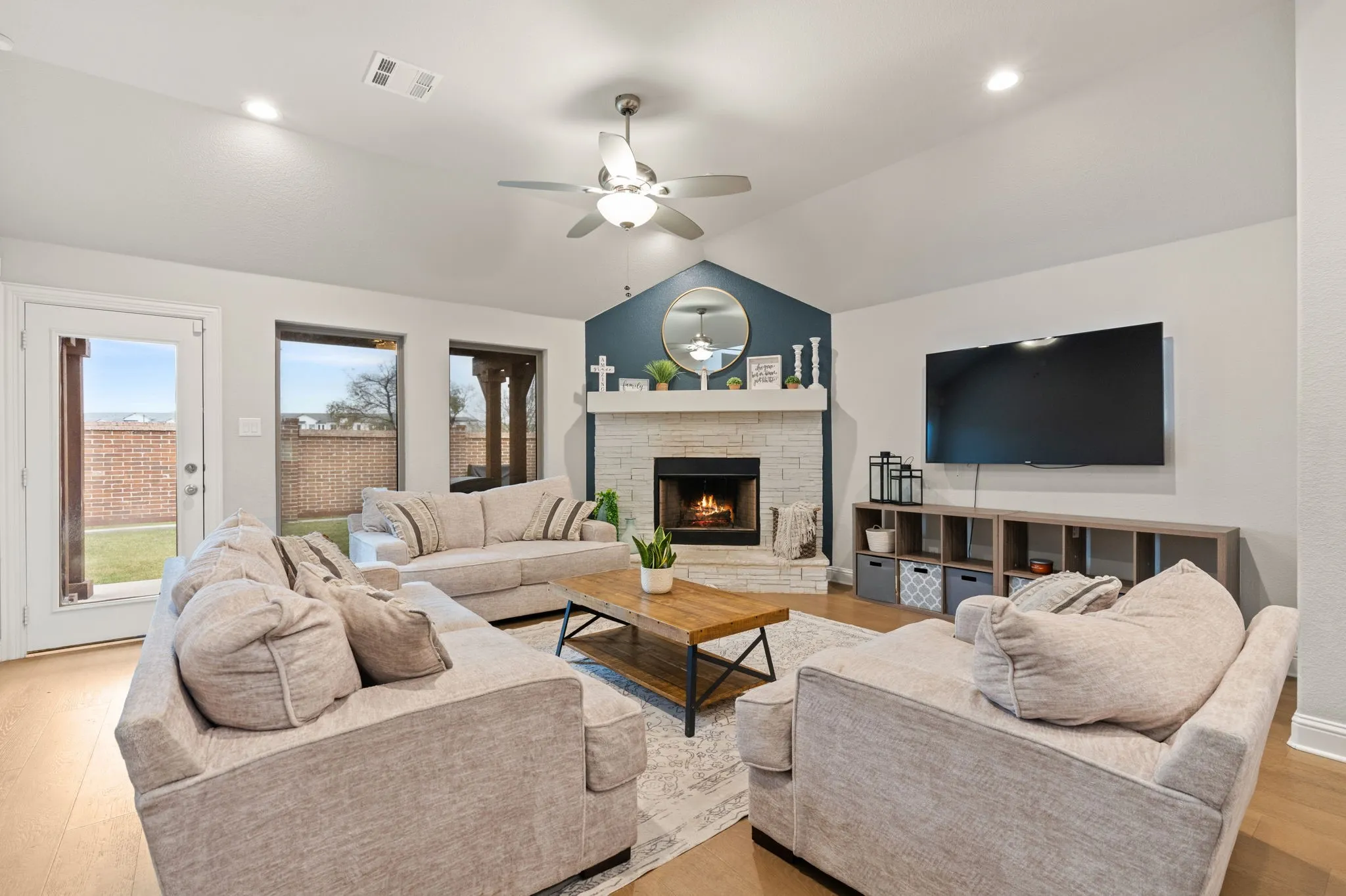 Single Family Residence For Rent in Ellis County , 225 Lariat Trail, Waxahachie, Texas 75165, 4 Bedroom, 3 Bathroom, 2 Garage spaces, 2,506 Sqft, built in 2020, mls#21360419, Real Estate Agent in Waxahachie, Homes For Rent in Ellis county, Homes For Rent in Waxahachie, Realtor in Waxahachie Texas, Real Estate Brokerage Independent Realty Texas, Luminita Cordes Realtor