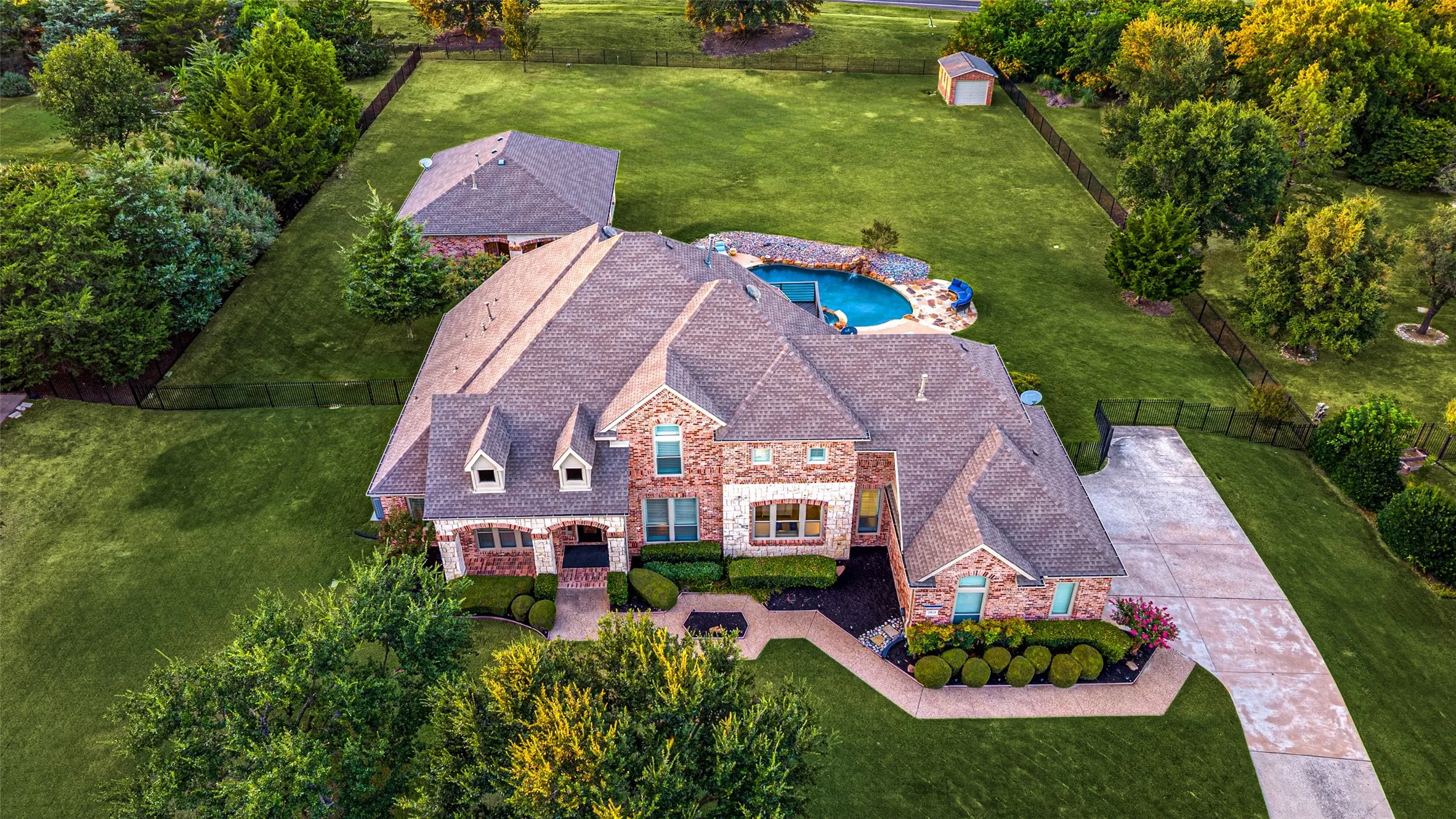 Single Family Residence For Sale in Collin County , 2821 WINDING CREEK Road, Prosper, Texas 75078, 5 Bedroom, 5 Bathroom, 3 Garage spaces, 4,418 Sqft, built in 1999, mls#21338174, Real Estate Agent in Prosper, Homes For Sale in Collin county, Homes For Sale in Prosper, Realtor in Prosper Texas, Real Estate Brokerage Independent Realty Texas, Luminita Cordes Realtor
