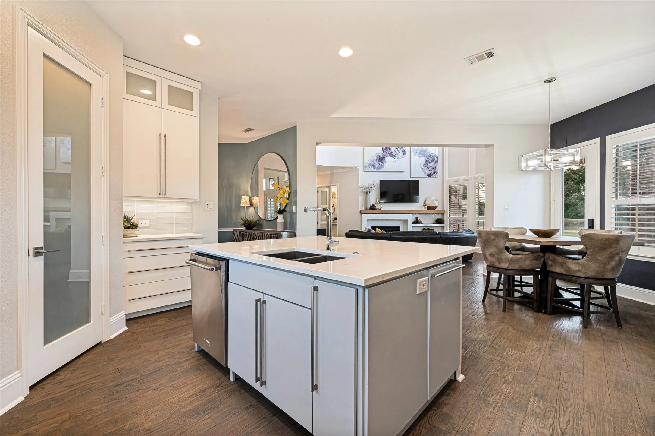 Single Family Residence For Sale in Collin County , 2821 WINDING CREEK Road, Prosper, Texas 75078, 5 Bedroom, 5 Bathroom, 3 Garage spaces, 4,418 Sqft, built in 1999, mls#21338174, Real Estate Agent in Prosper, Homes For Sale in Collin county, Homes For Sale in Prosper, Realtor in Prosper Texas, Real Estate Brokerage Independent Realty Texas, Luminita Cordes Realtor