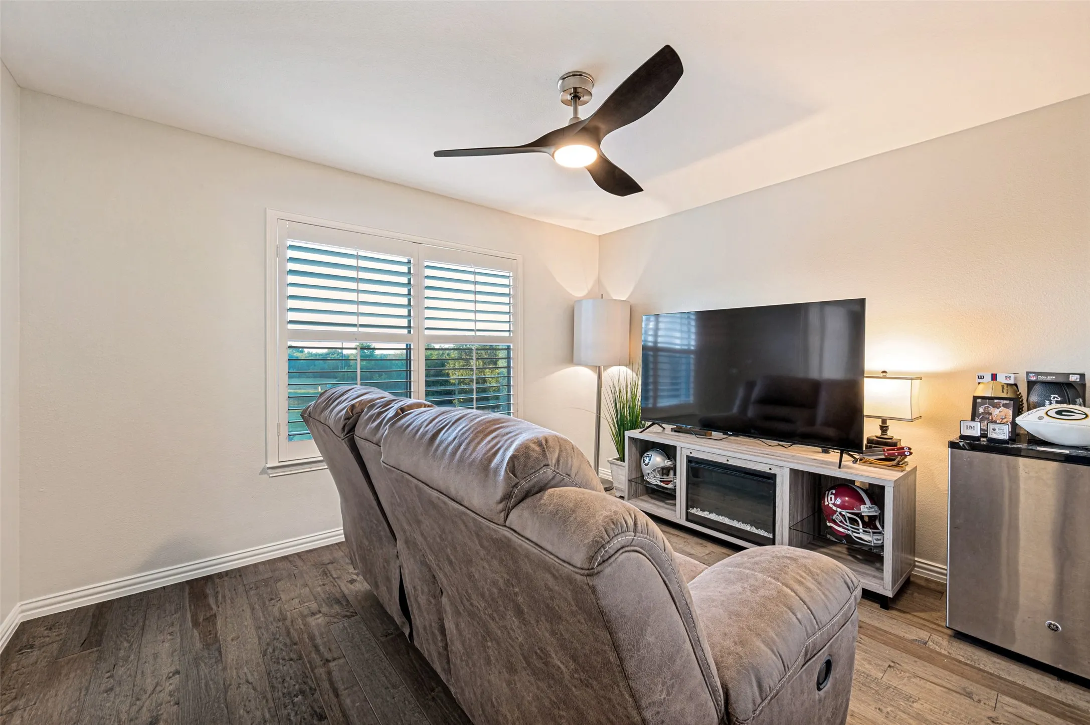 Single Family Residence For Sale in Collin County , 2821 WINDING CREEK Road, Prosper, Texas 75078, 5 Bedroom, 5 Bathroom, 3 Garage spaces, 4,418 Sqft, built in 1999, mls#21338174, Real Estate Agent in Prosper, Homes For Sale in Collin county, Homes For Sale in Prosper, Realtor in Prosper Texas, Real Estate Brokerage Independent Realty Texas, Luminita Cordes Realtor