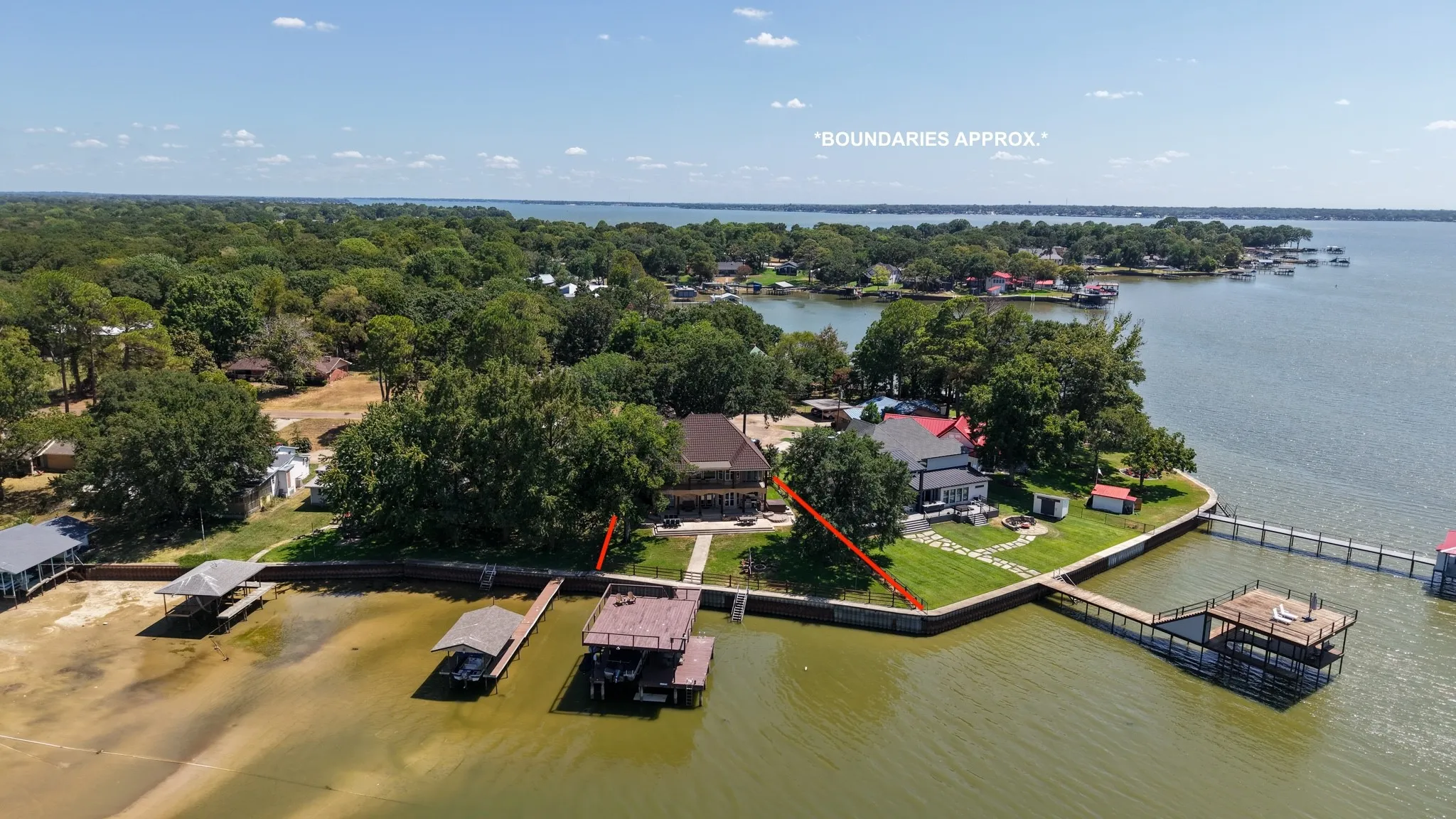 Single Family Residence For Sale in Henderson County , 152 Sunset Drive, Gun Barrel City, Texas 75156, 5 Bedroom, 4 Bathroom, 2 Garage spaces, 2,952 Sqft, built in 2003, mls#21358711, Real Estate Agent in Gun Barrel City, Homes For Sale in Henderson county, Homes For Sale in Gun Barrel City, Realtor in Gun Barrel City Texas, Real Estate Brokerage Independent Realty Texas, Luminita Cordes Realtor