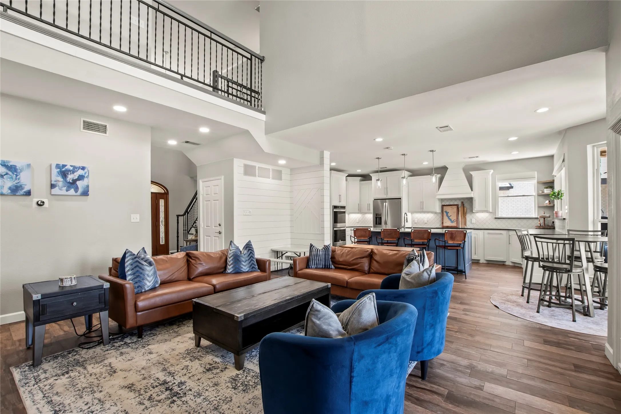 Single Family Residence For Sale in Henderson County , 152 Sunset Drive, Gun Barrel City, Texas 75156, 5 Bedroom, 4 Bathroom, 2 Garage spaces, 2,952 Sqft, built in 2003, mls#21358711, Real Estate Agent in Gun Barrel City, Homes For Sale in Henderson county, Homes For Sale in Gun Barrel City, Realtor in Gun Barrel City Texas, Real Estate Brokerage Independent Realty Texas, Luminita Cordes Realtor