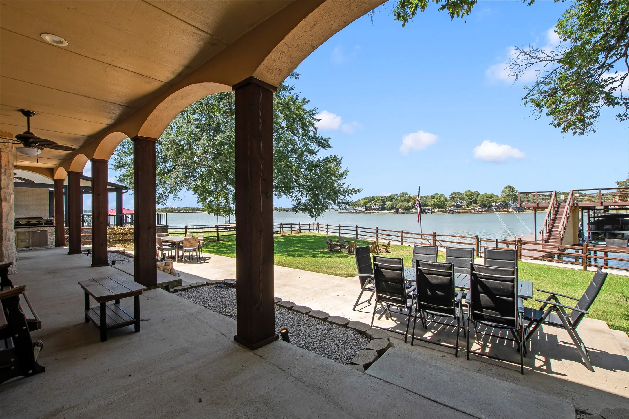 Single Family Residence For Sale in Henderson County , 152 Sunset Drive, Gun Barrel City, Texas 75156, 5 Bedroom, 4 Bathroom, 2 Garage spaces, 2,952 Sqft, built in 2003, mls#21358711, Real Estate Agent in Gun Barrel City, Homes For Sale in Henderson county, Homes For Sale in Gun Barrel City, Realtor in Gun Barrel City Texas, Real Estate Brokerage Independent Realty Texas, Luminita Cordes Realtor