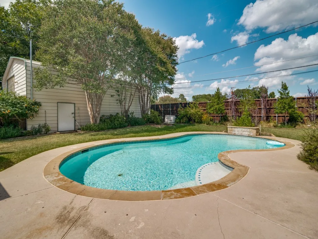 Single Family Residence For Sale in Dallas County , 10216 Plummer Drive, Dallas, Texas 75228, 3 Bedroom, 3 Bathroom, 2 Garage spaces, 2,114 Sqft, built in 1956, mls#21358134, Real Estate Agent in Dallas, Homes For Sale in Dallas county, Homes For Sale in Dallas, Realtor in Dallas Texas, Real Estate Brokerage Independent Realty Texas, Luminita Cordes Realtor