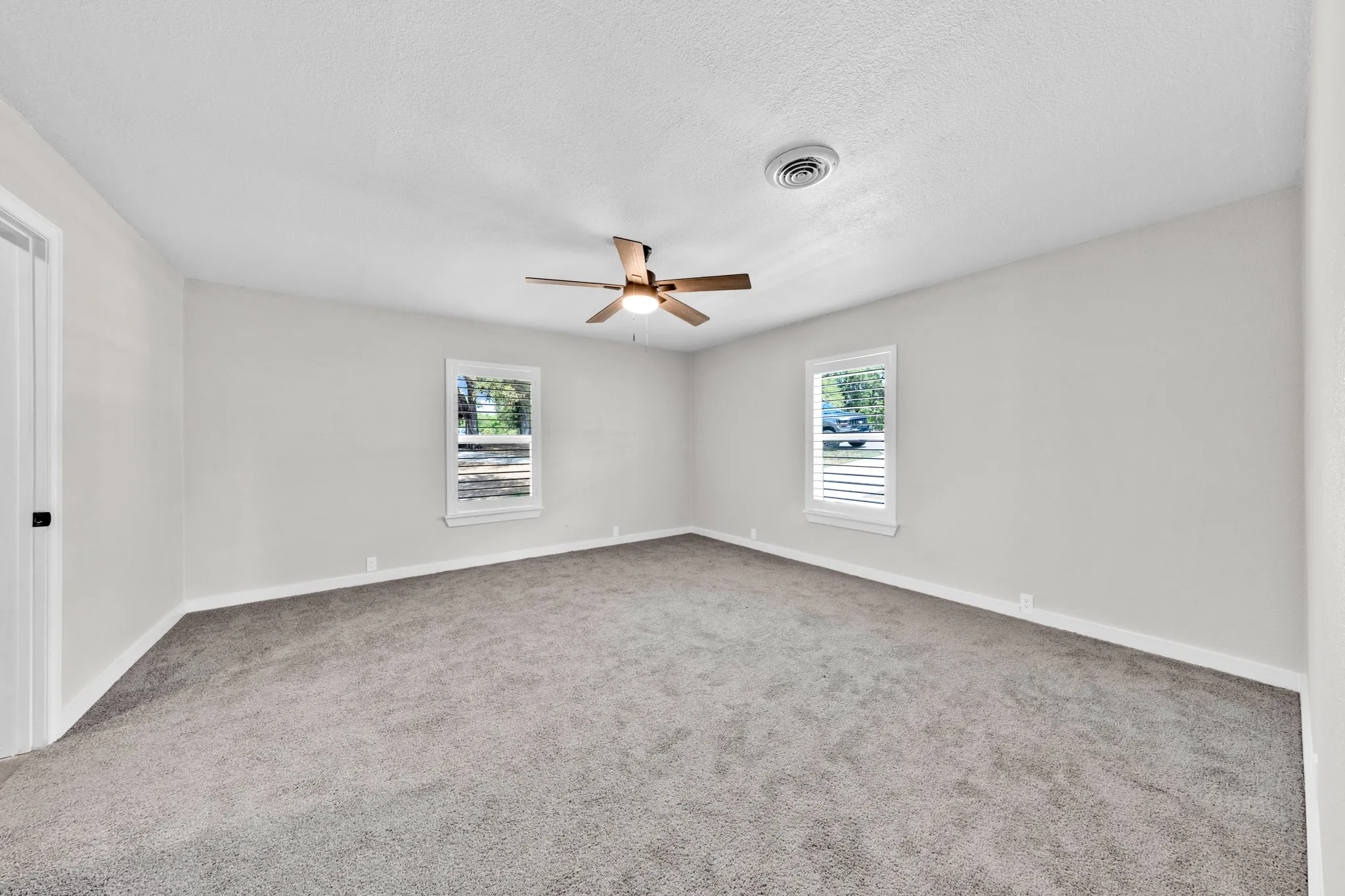 Single Family Residence For Sale in Rains County , 180 Shoreline Road, East Tawakoni, Texas 75472, 3 Bedroom, 3 Bathroom, Garage spaces, 2,508 Sqft, built in 1972, mls#21357568, Real Estate Agent in East Tawakoni, Homes For Sale in Rains county, Homes For Sale in East Tawakoni, Realtor in East Tawakoni Texas, Real Estate Brokerage Independent Realty Texas, Luminita Cordes Realtor